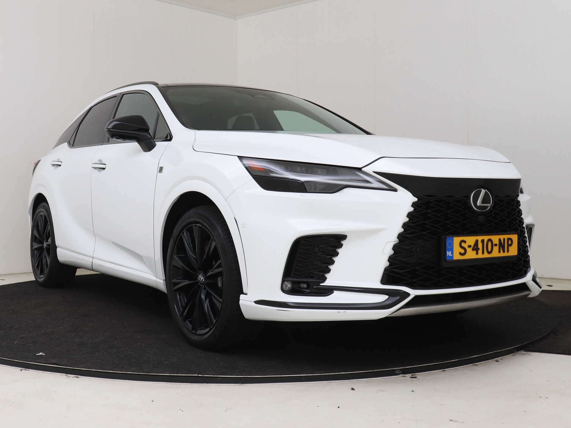 Foto van Lexus Lexus Rx500h