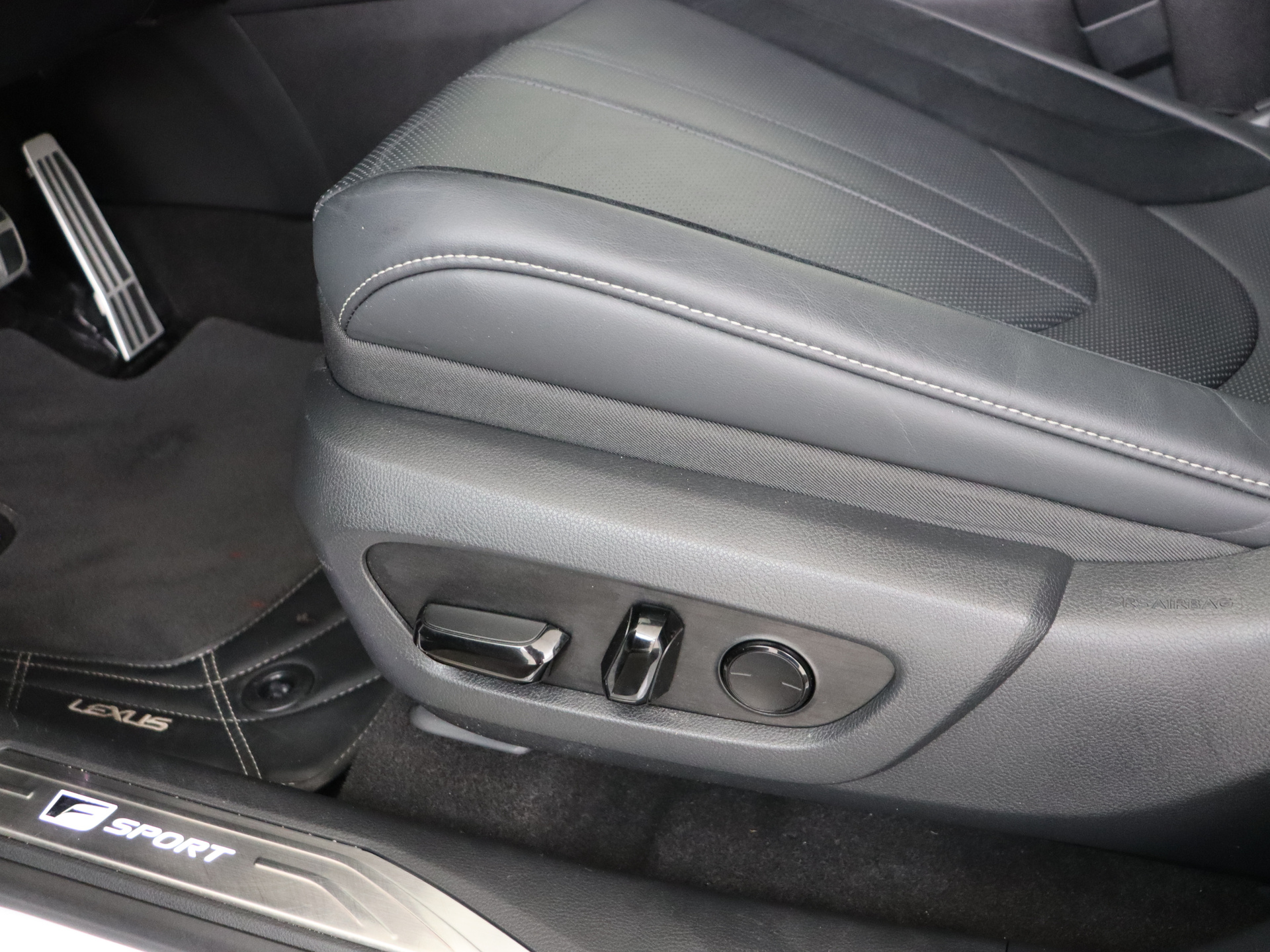Foto van Lexus Lexus Rx500h
