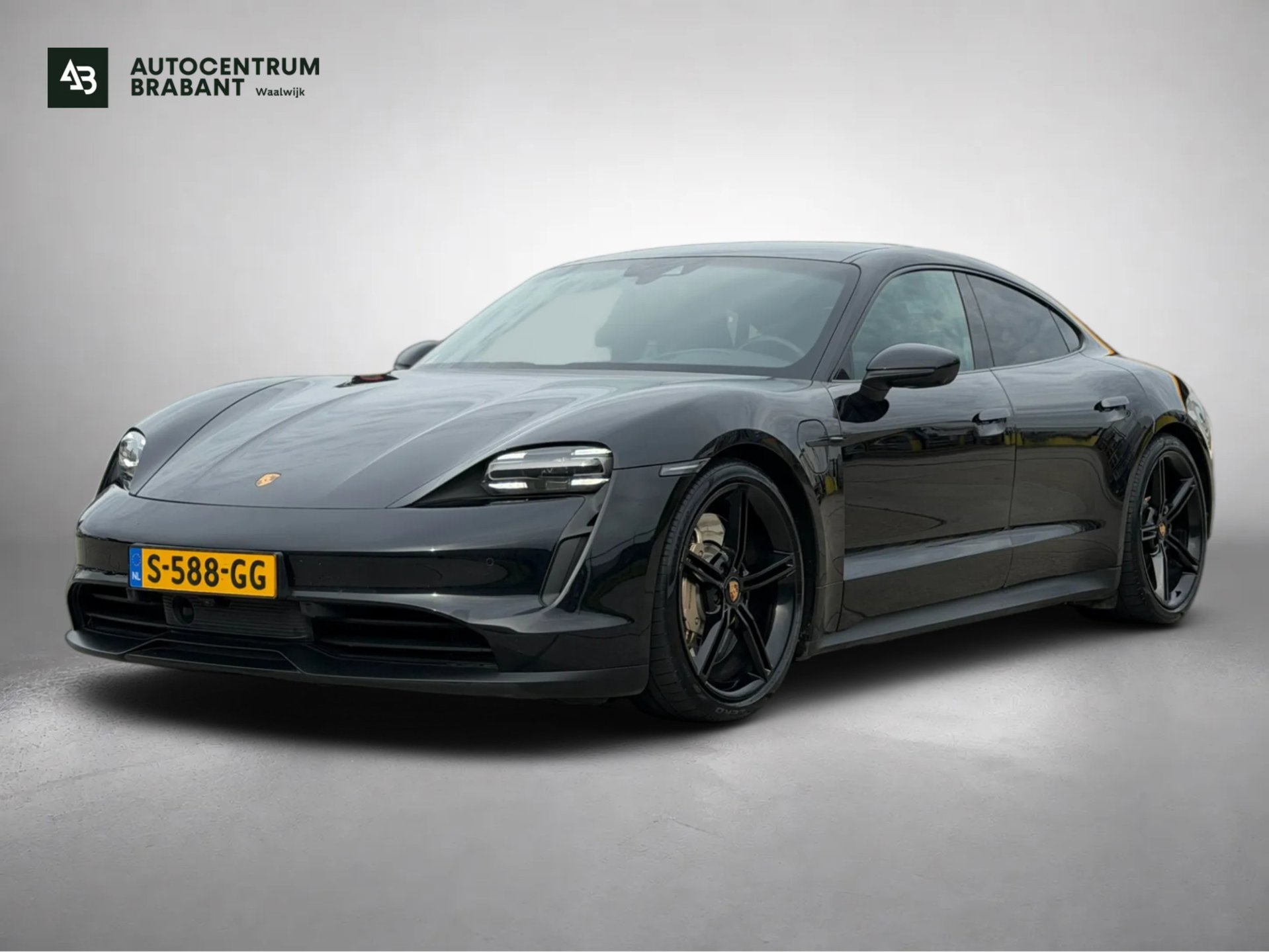 Porsche Taycan Performance 84 kWh 93% SoH (NL-auto, Panorama, Sport Chrono, Ledere Dash, 360 Camera, StoelVerkoel, CarPlay, Etc) 2023 - voorkant