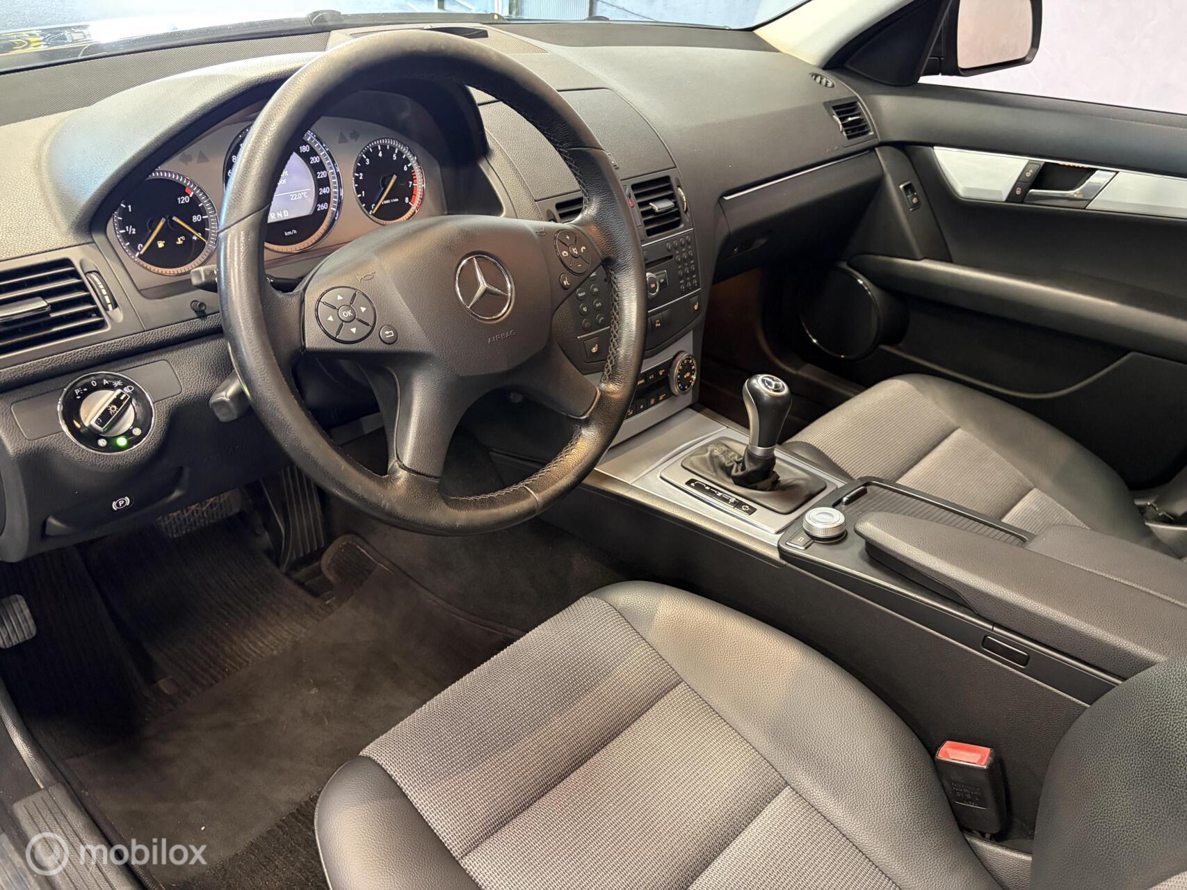 Foto van Mercedes-Benz C 180 Kompressor