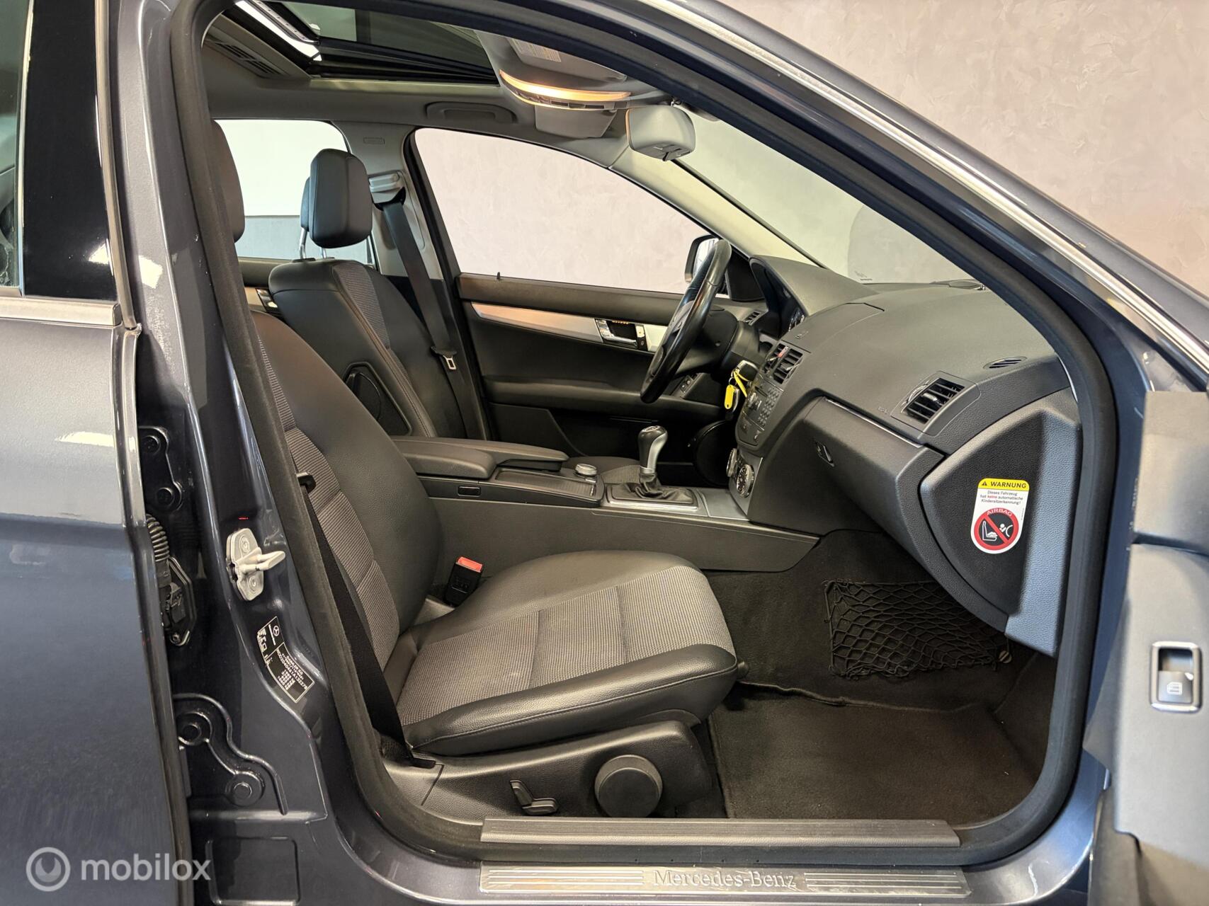 Foto van Mercedes-Benz C 180 Kompressor