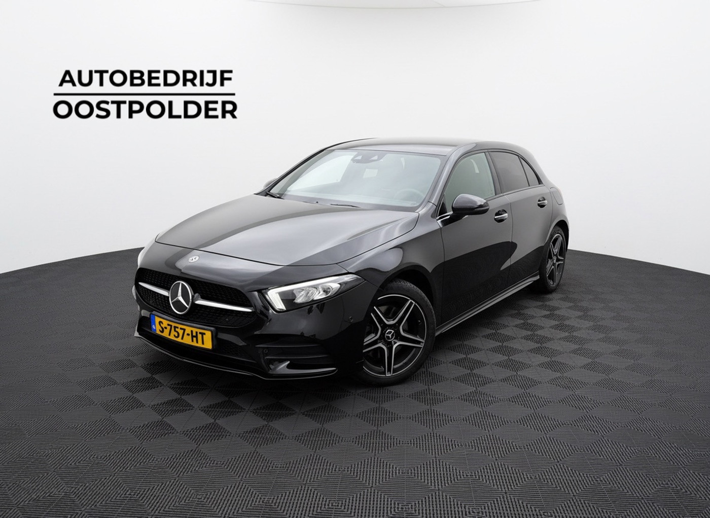 Mercedes-Benz A 250 E 250 e Business Solution AMG Limited SOH 96% 2020 - voorkant