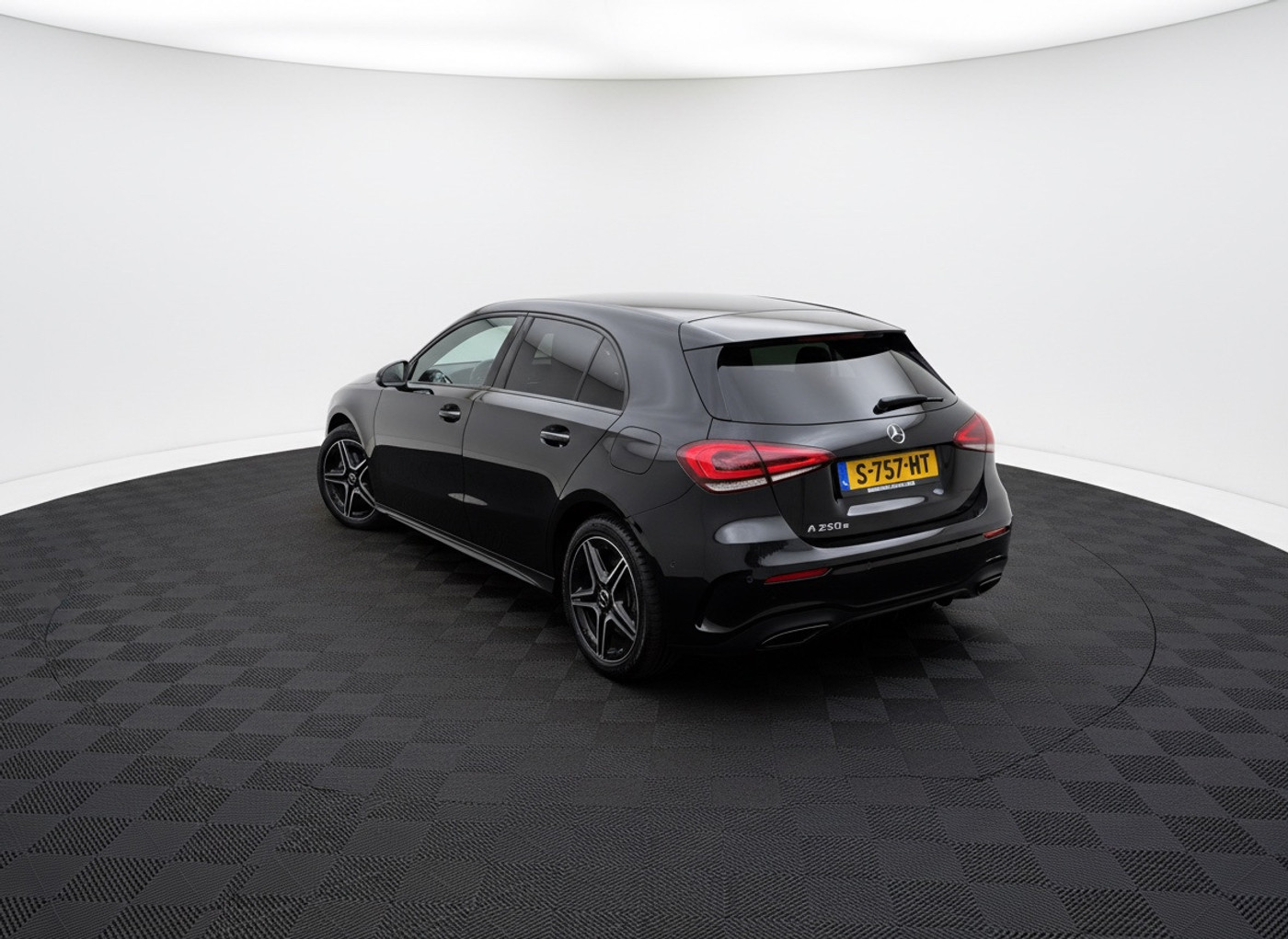 Foto van Mercedes-Benz A 250 E