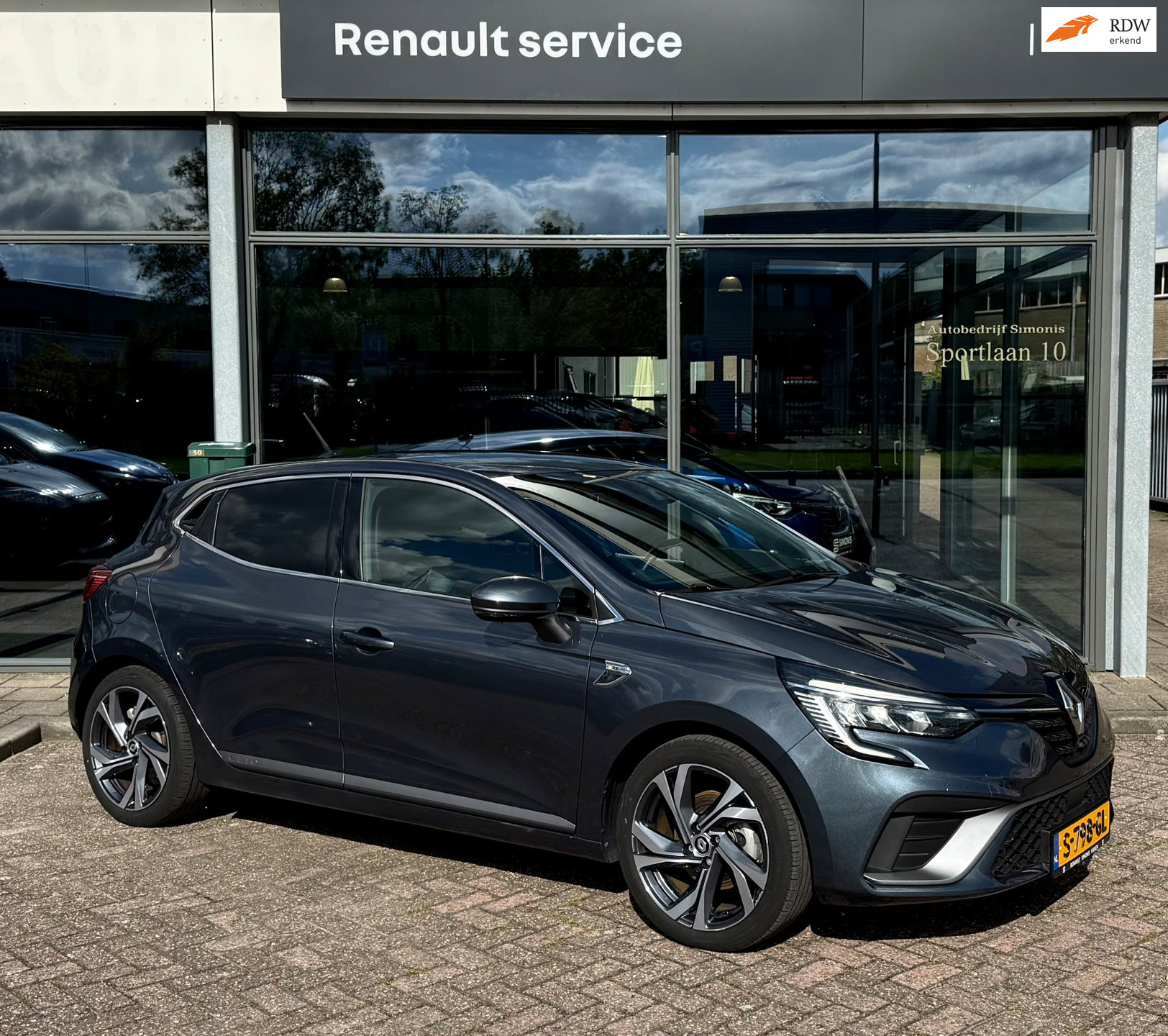 Renault Clio (e-tech Hybrid) 1.6 E-Tech Hybrid 140 R.S. Line | Airco | Parkeersensoren achter 2022 - voorkant