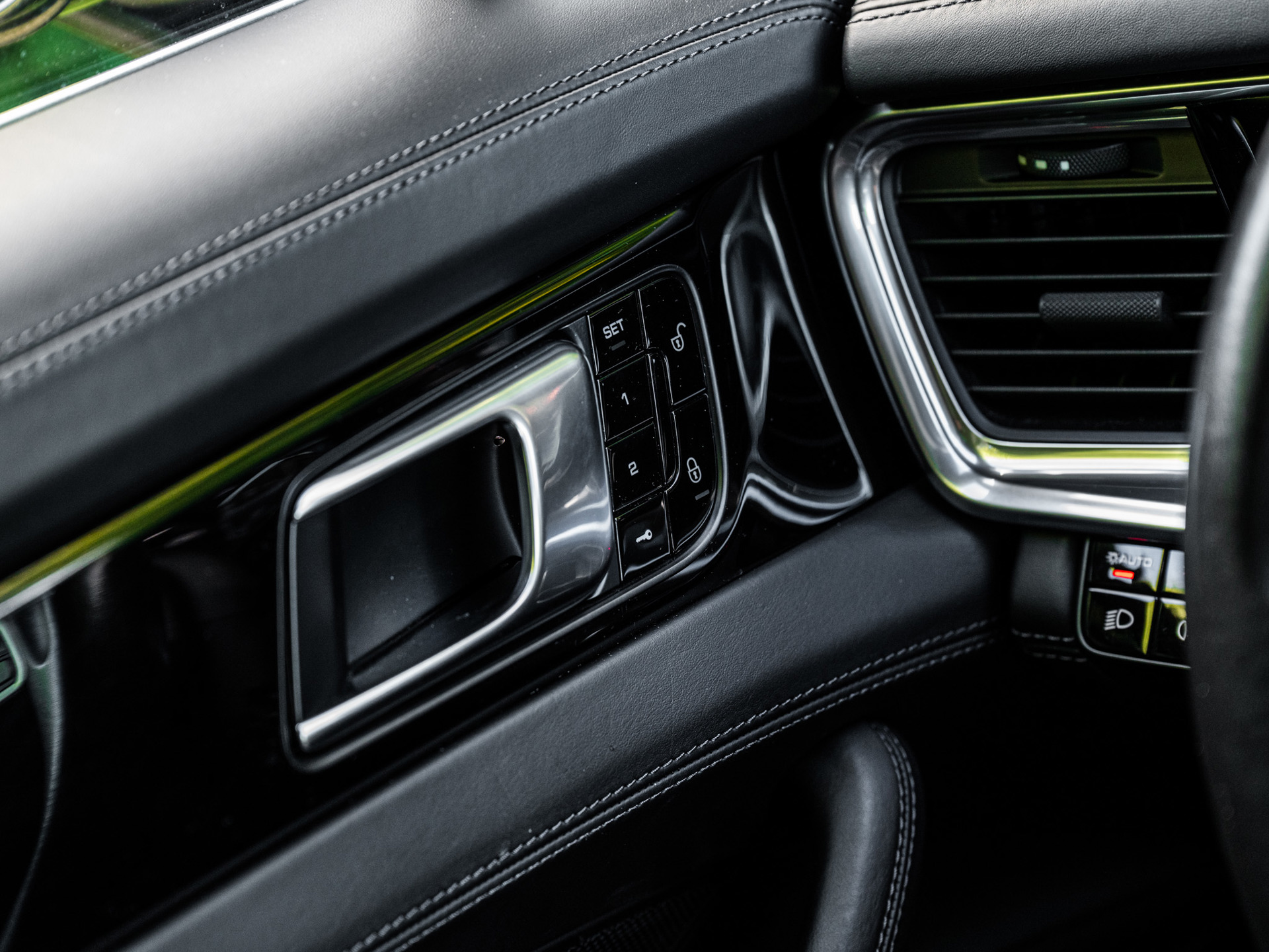 Foto van Porsche Panamera 4 E-hybrid