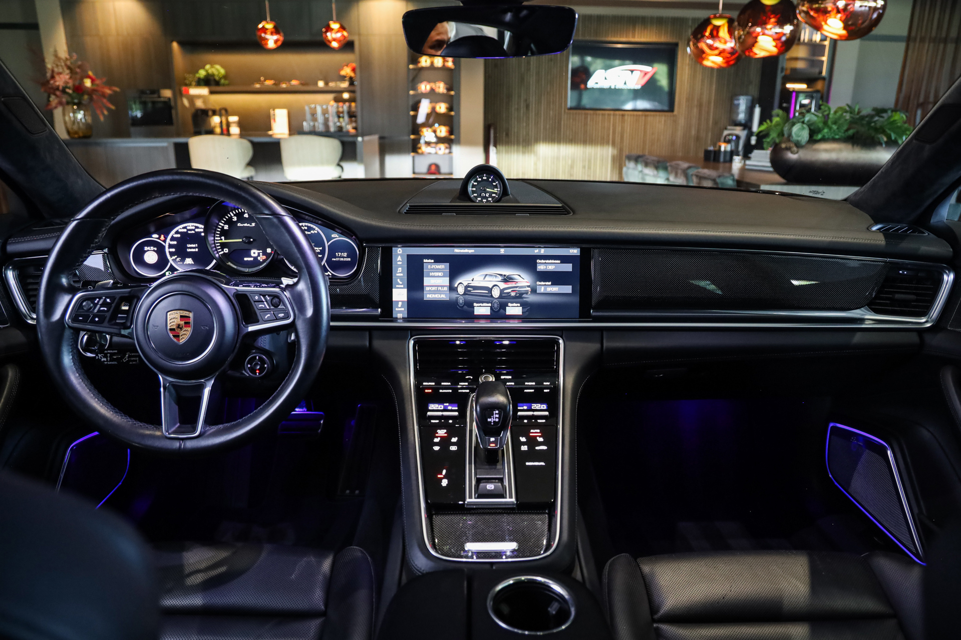 Foto van Porsche Panamera Turbo S E-hybrid