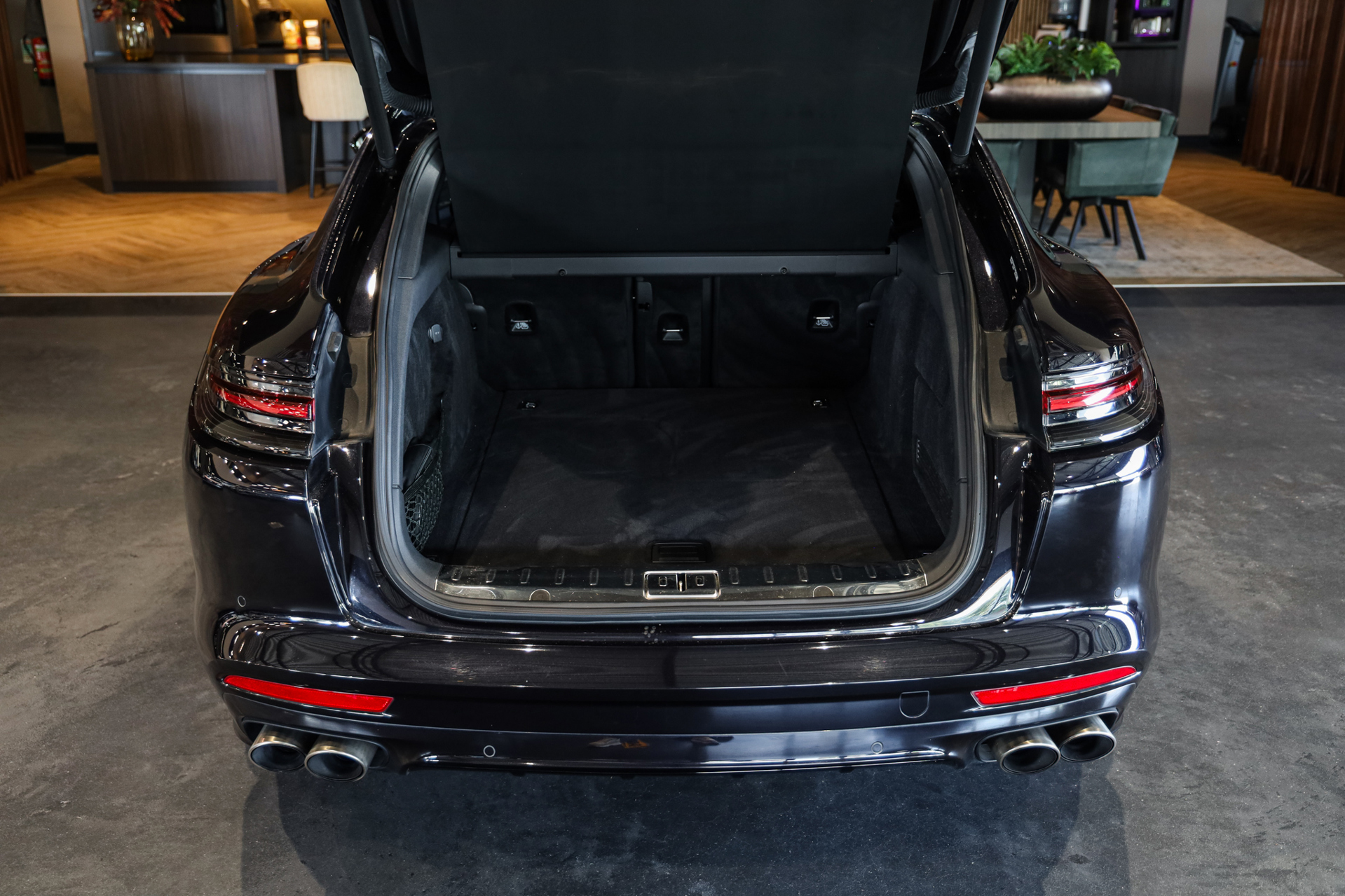 Foto van Porsche Panamera Turbo S E-hybrid
