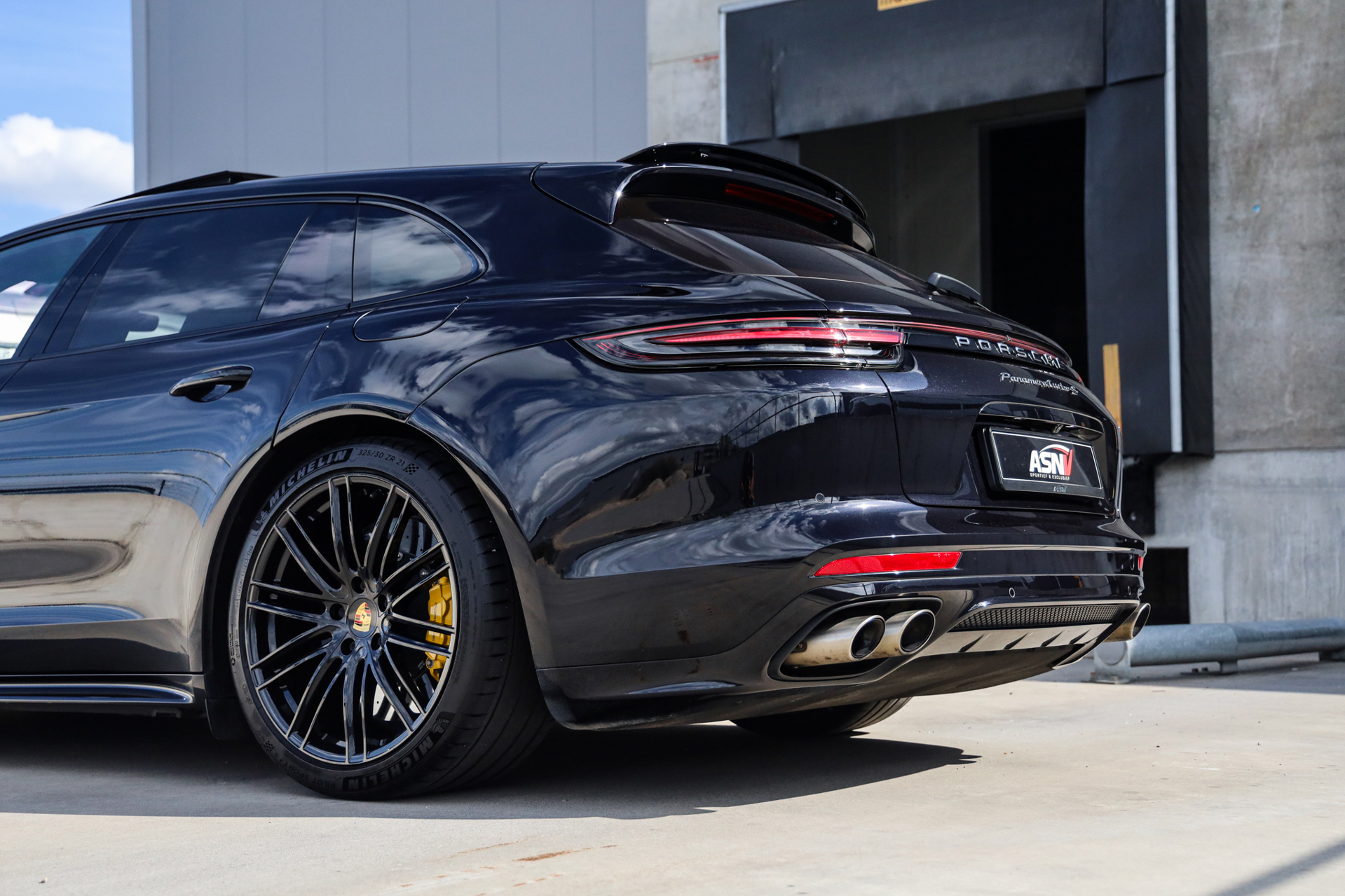Foto van Porsche Panamera Turbo S E-hybrid