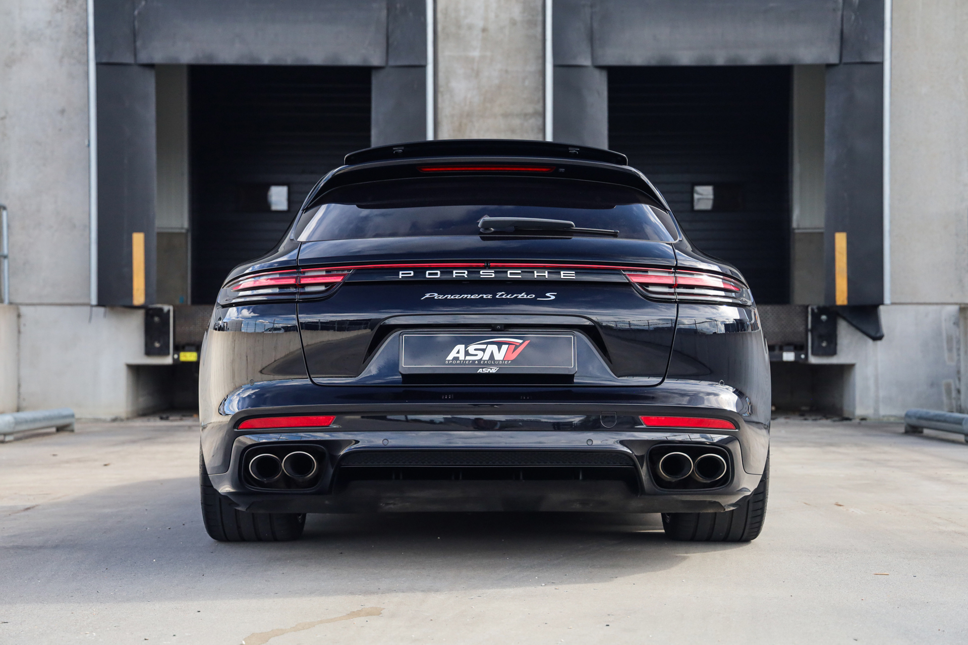Foto van Porsche Panamera Turbo S E-hybrid
