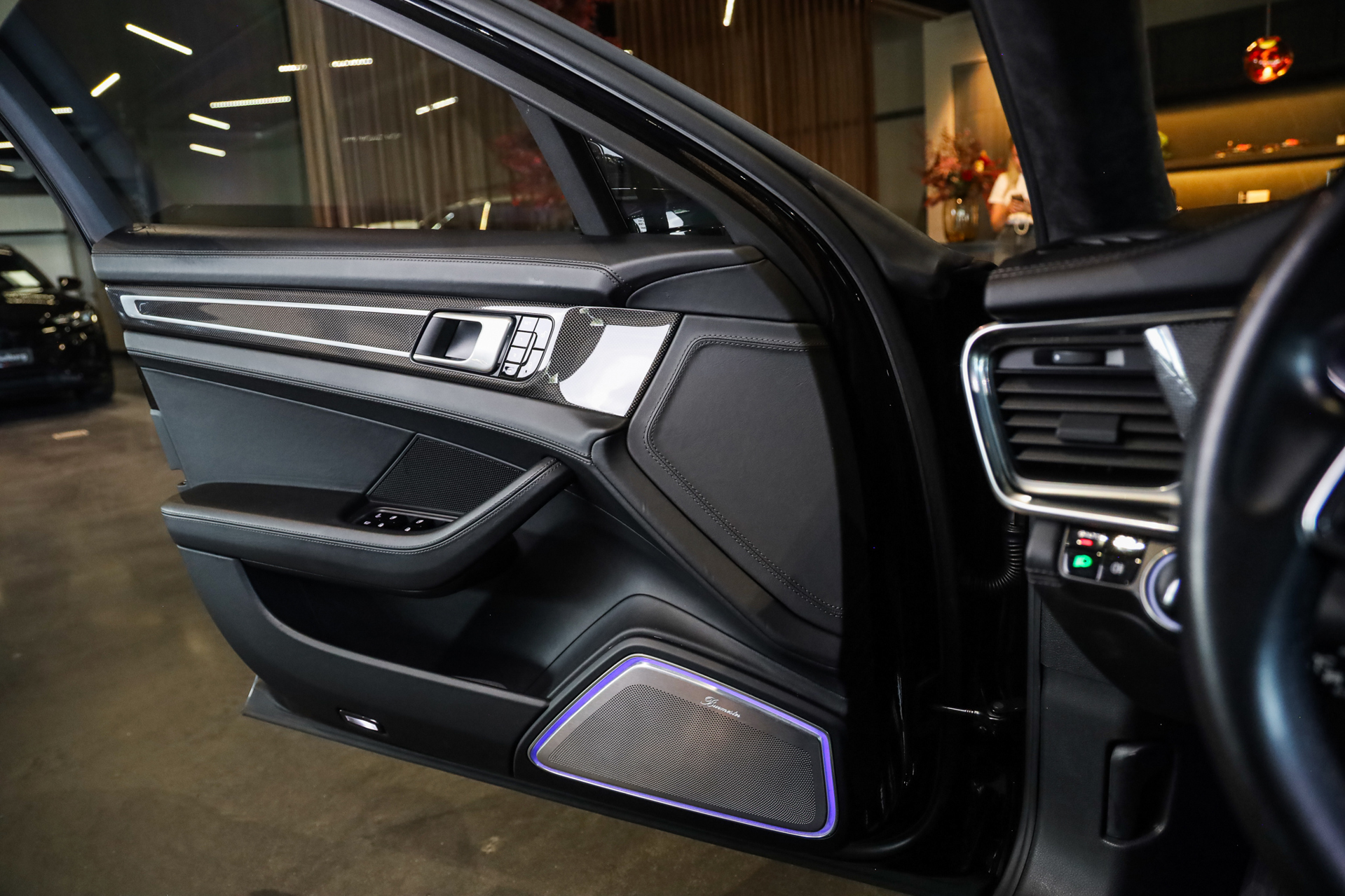 Foto van Porsche Panamera Turbo S E-hybrid
