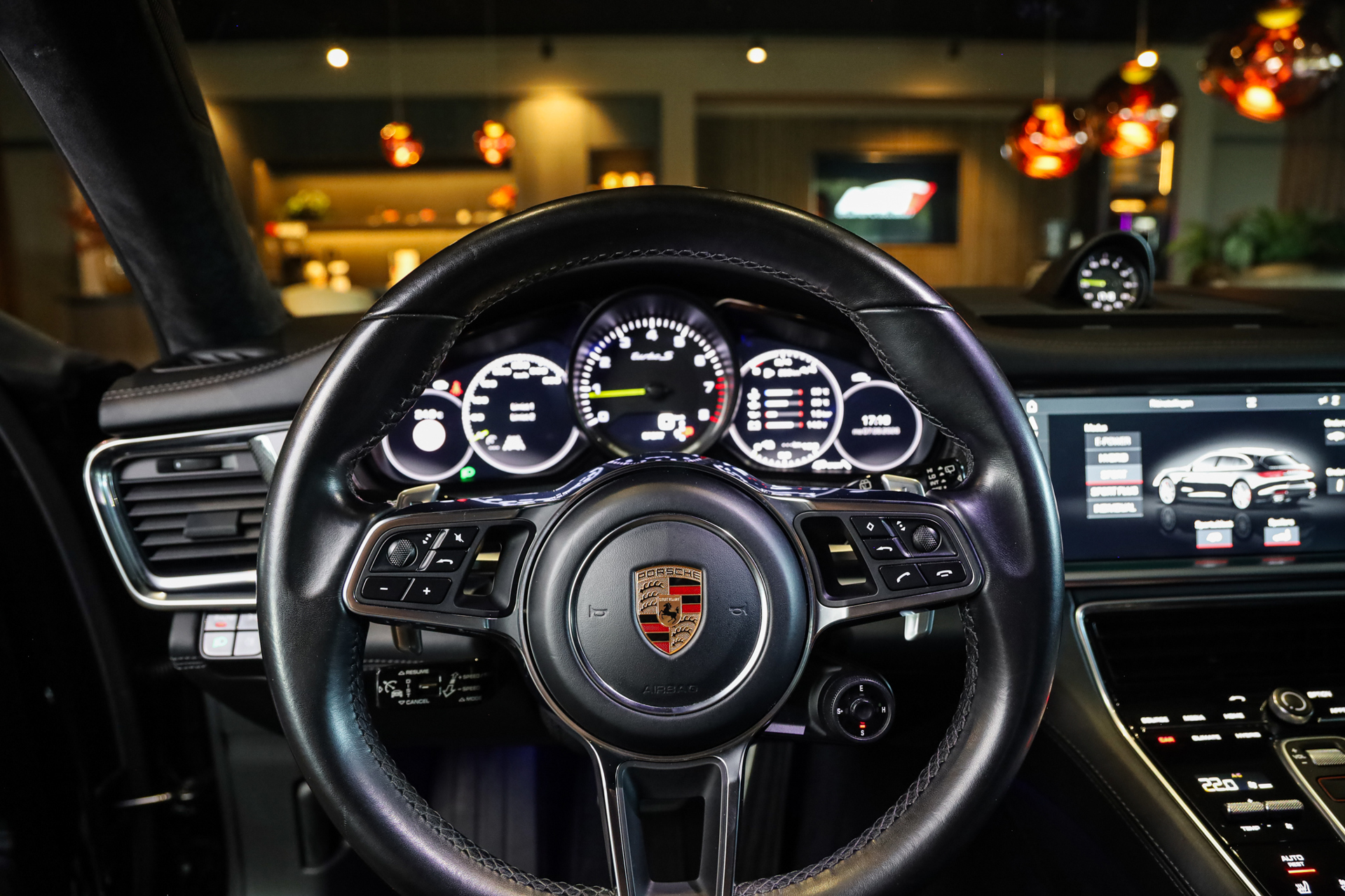Foto van Porsche Panamera Turbo S E-hybrid