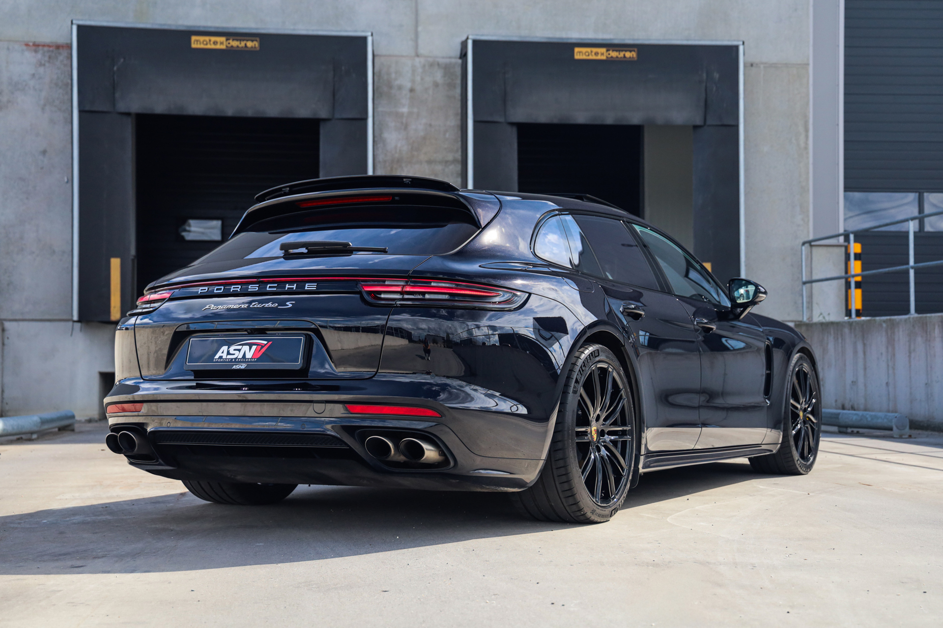 Foto van Porsche Panamera Turbo S E-hybrid