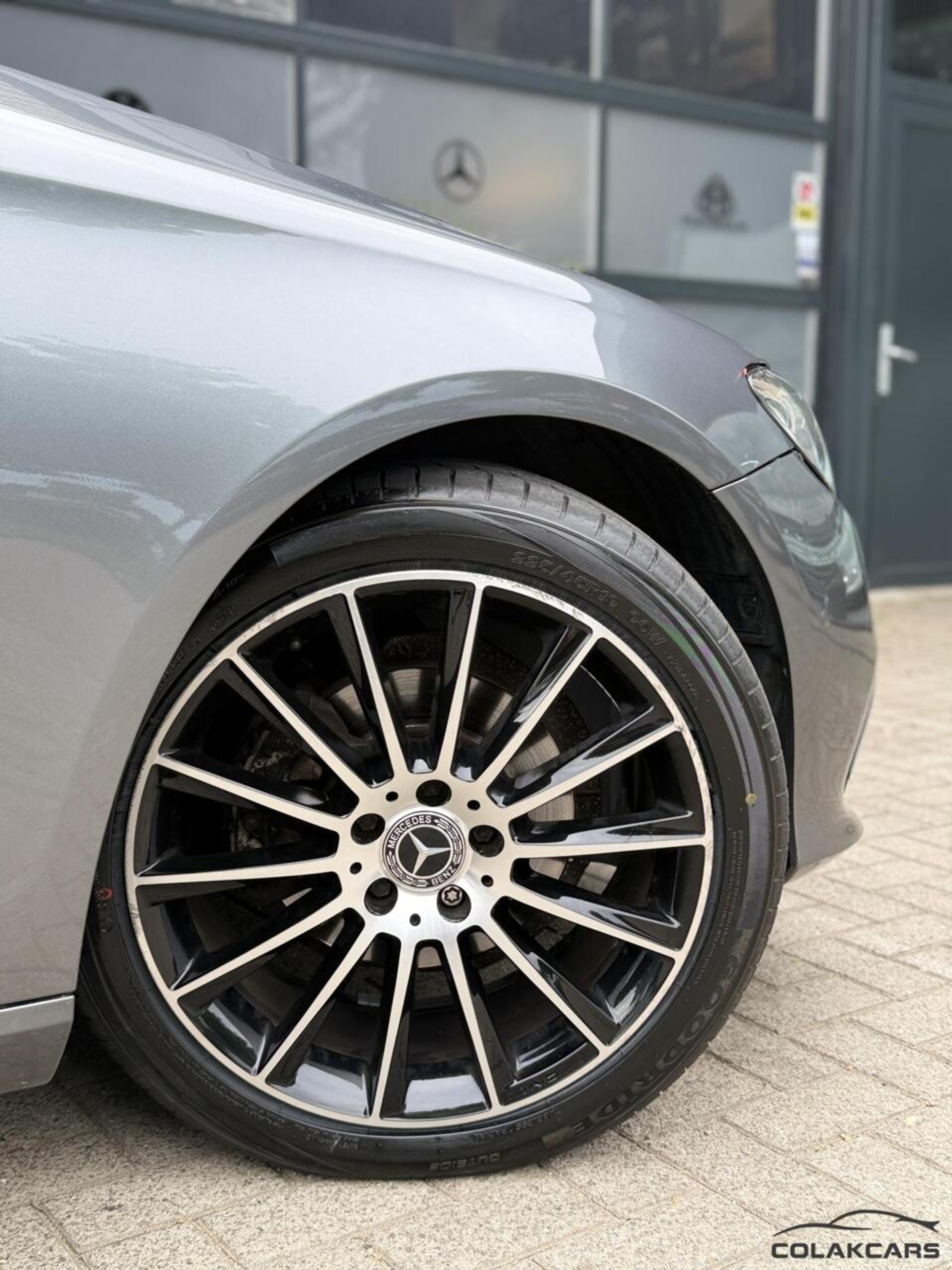 Foto van Mercedes-Benz E 220 D