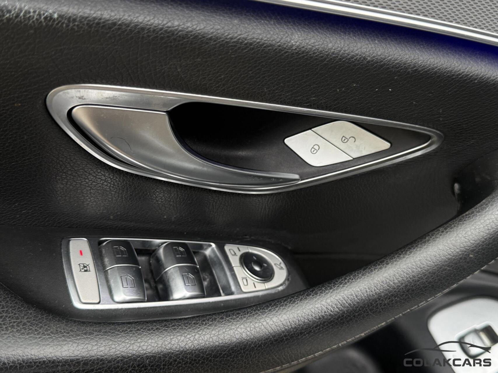 Foto van Mercedes-Benz E 220 D
