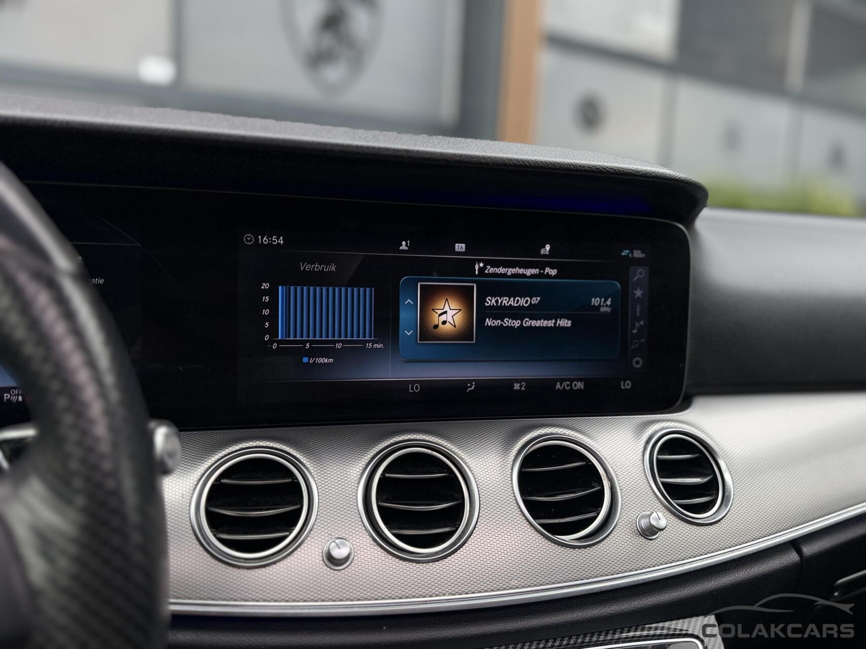 Foto van Mercedes-Benz E 220 D
