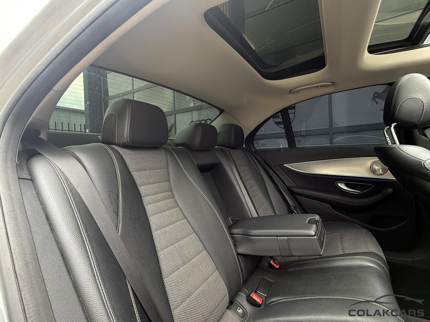 Foto van Mercedes-Benz E 220 D
