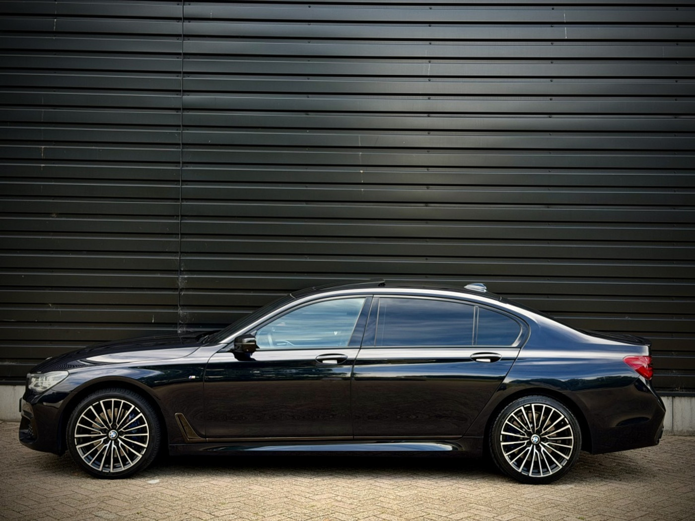 Foto van BMW 750li xDrive