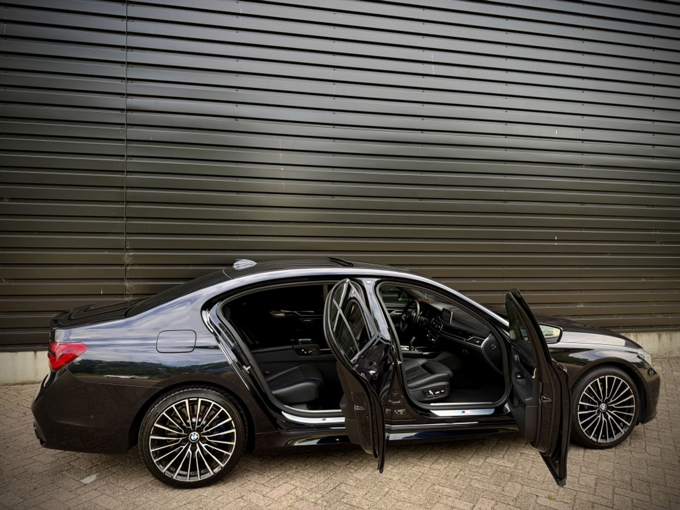 Foto van BMW 750li xDrive