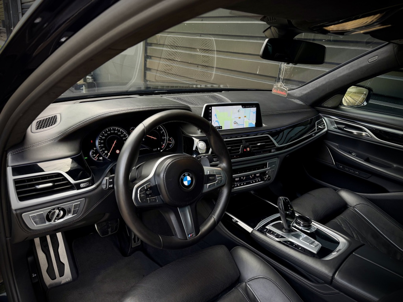 Foto van BMW 750li xDrive
