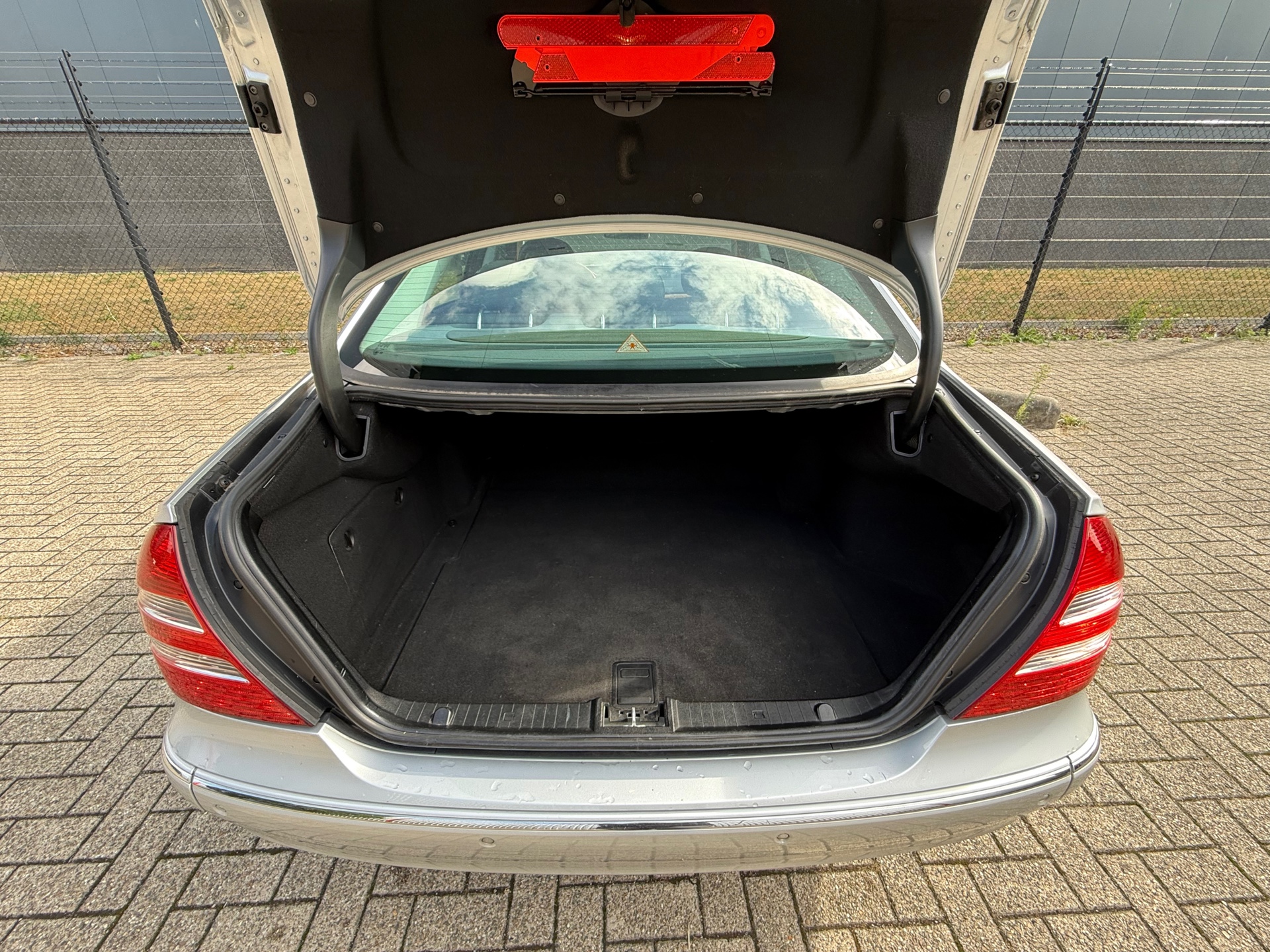 Foto van Mercedes-Benz E 280