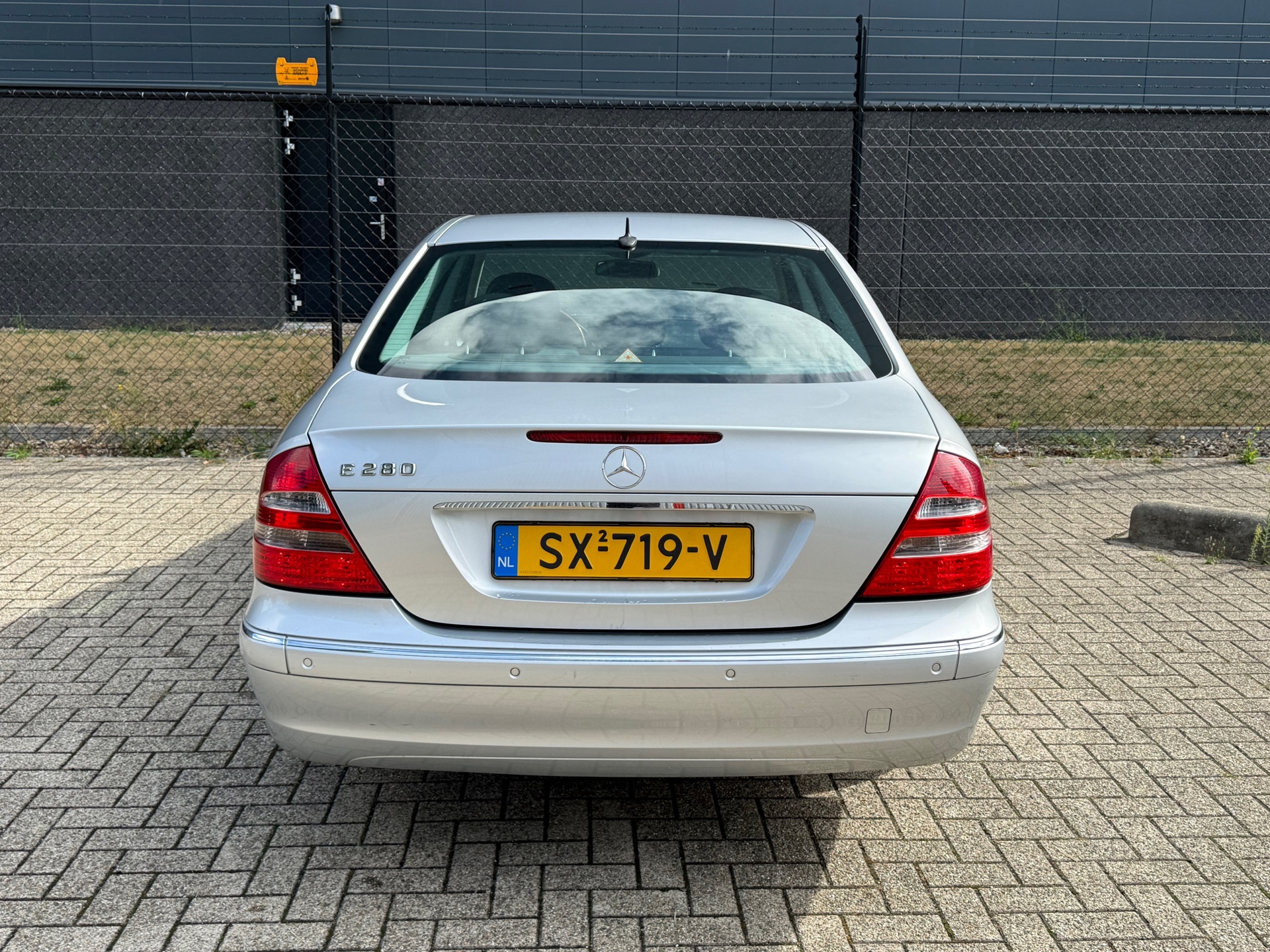 Foto van Mercedes-Benz E 280