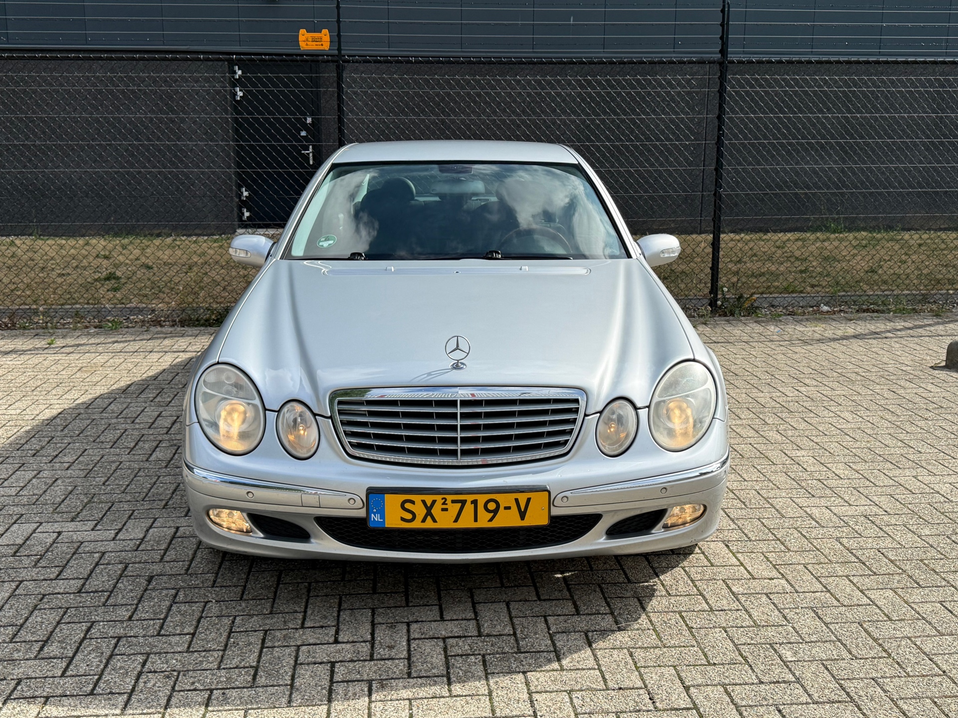 Foto van Mercedes-Benz E 280