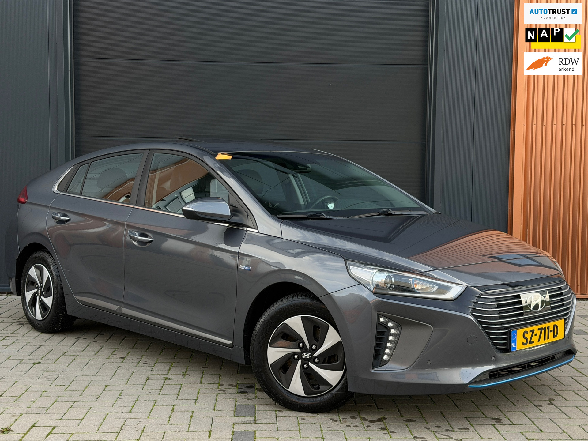 Hyundai Ioniq 1.6 GDi Premium|Full Option|Pano|Stoelkoeling/-verwarming|Camera|Memory Stoelen|Infinity|Keyless 2018 - voorkant