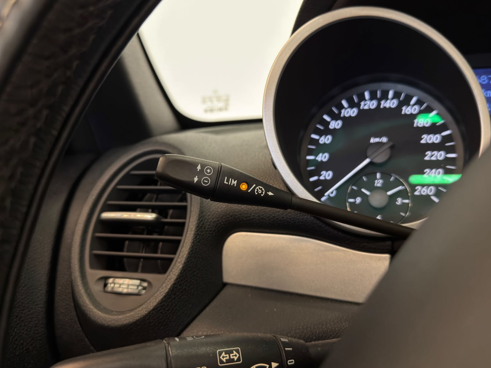 Foto van Mercedes-Benz SLK 200 Kompressor