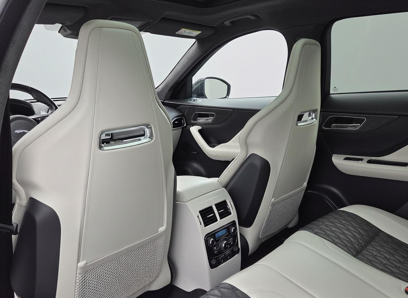Foto van Jaguar Jaguar F-pace