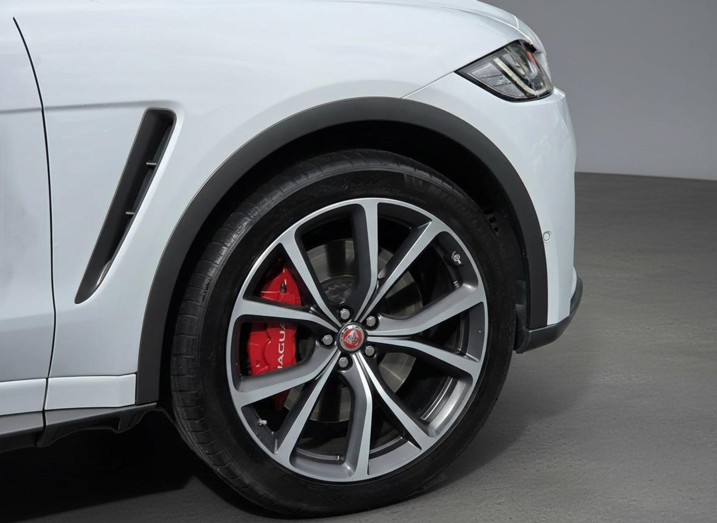 Foto van Jaguar Jaguar F-pace