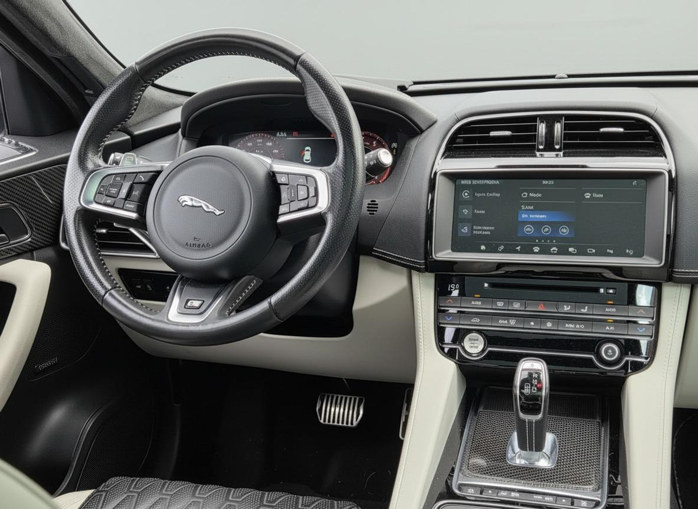 Foto van Jaguar Jaguar F-pace