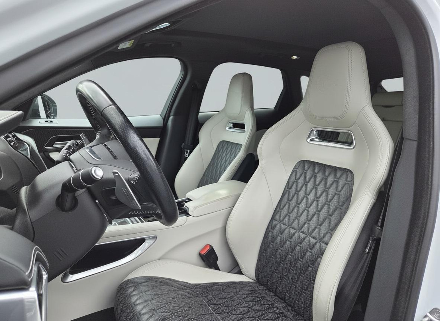 Foto van Jaguar Jaguar F-pace