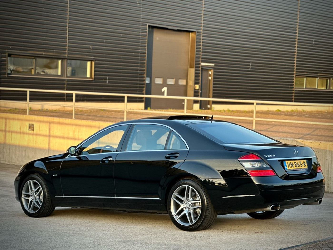 Foto van Mercedes-Benz S 600