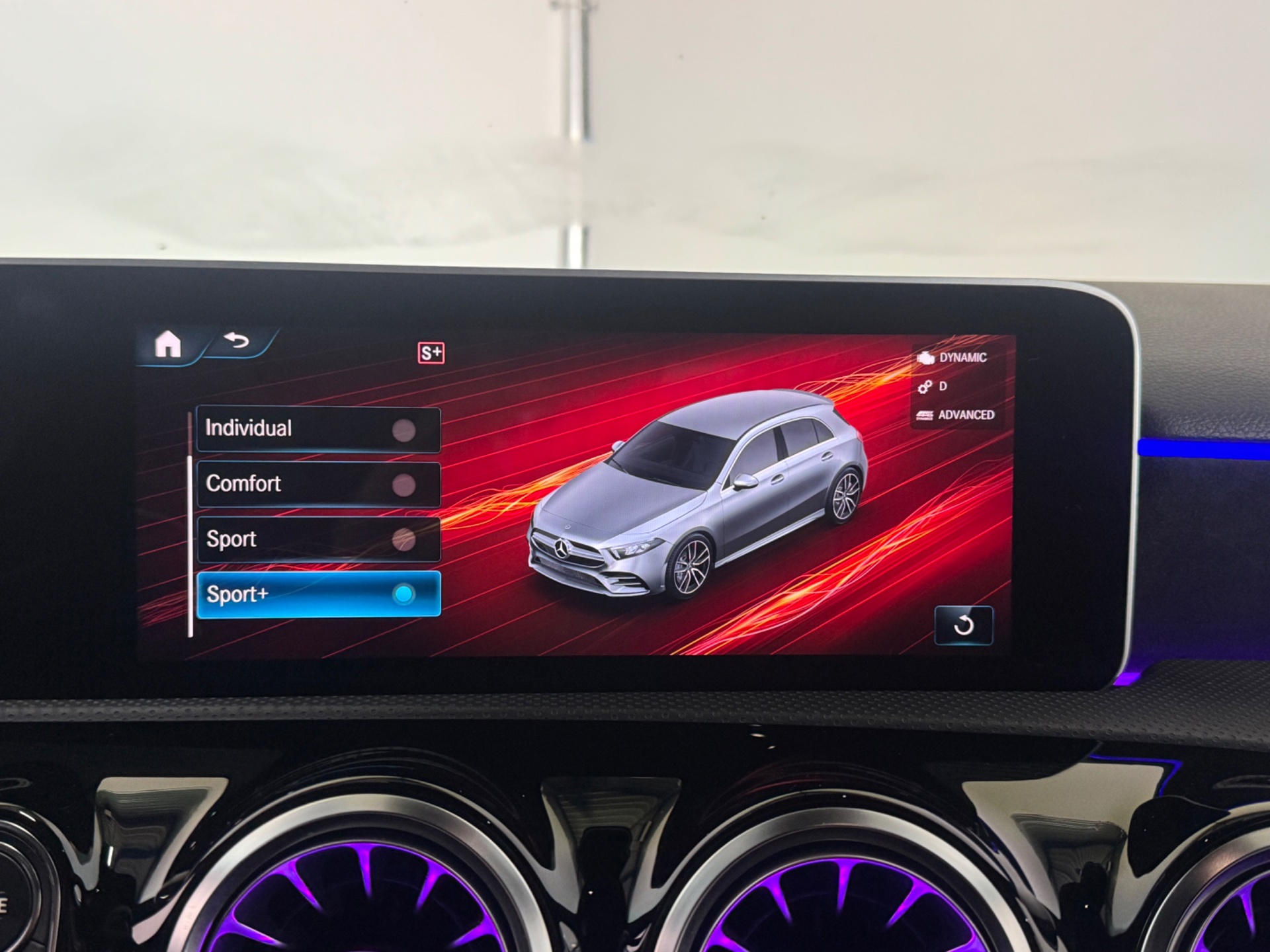 Foto van Mercedes-Benz AMG A 35