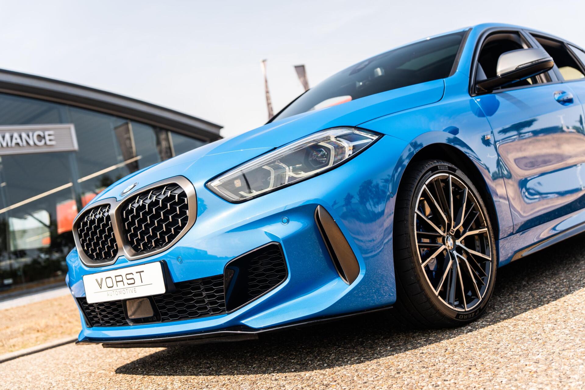 Foto van BMW M135i xDrive