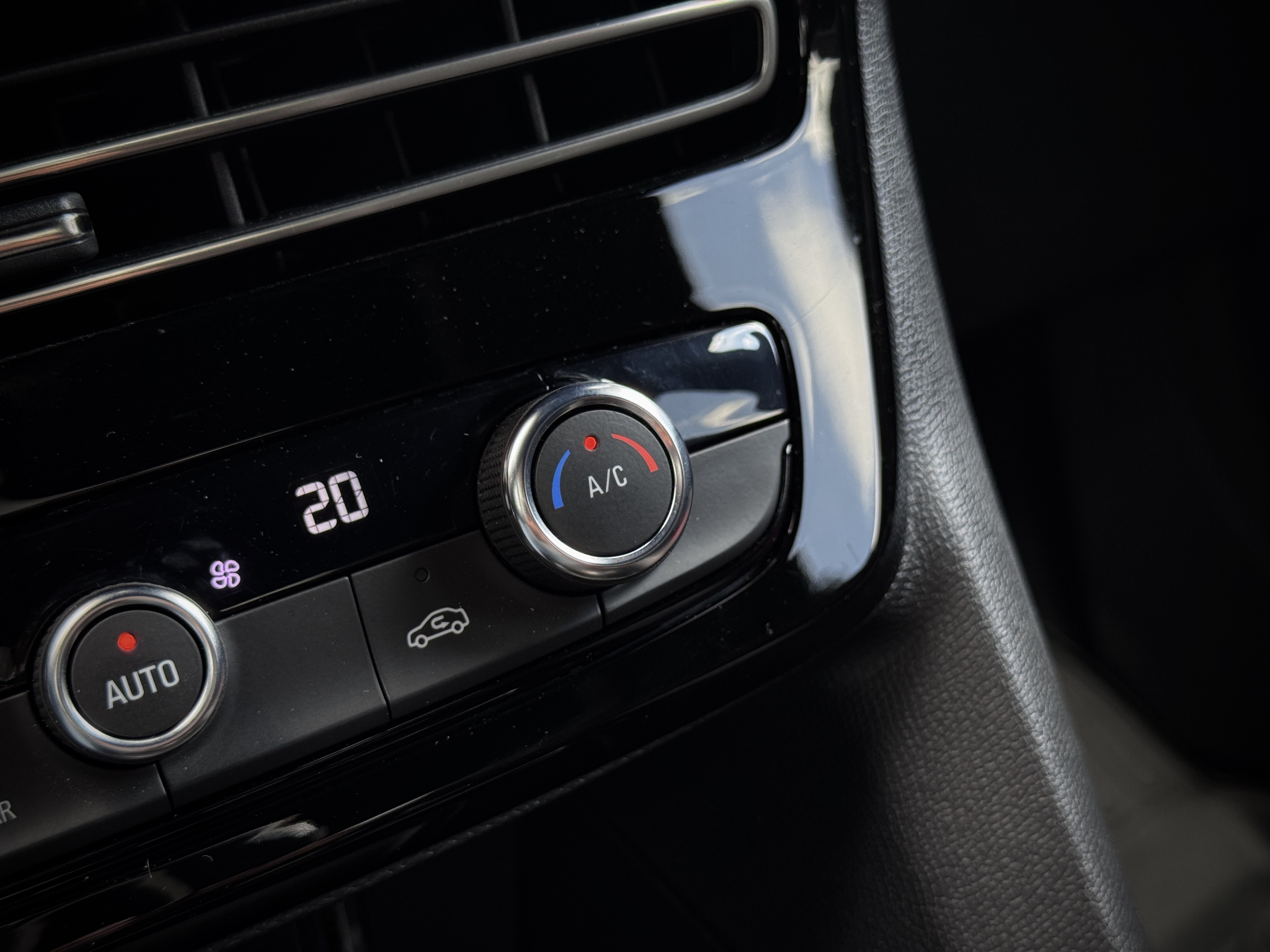 Foto van Opel Mokka Electric
