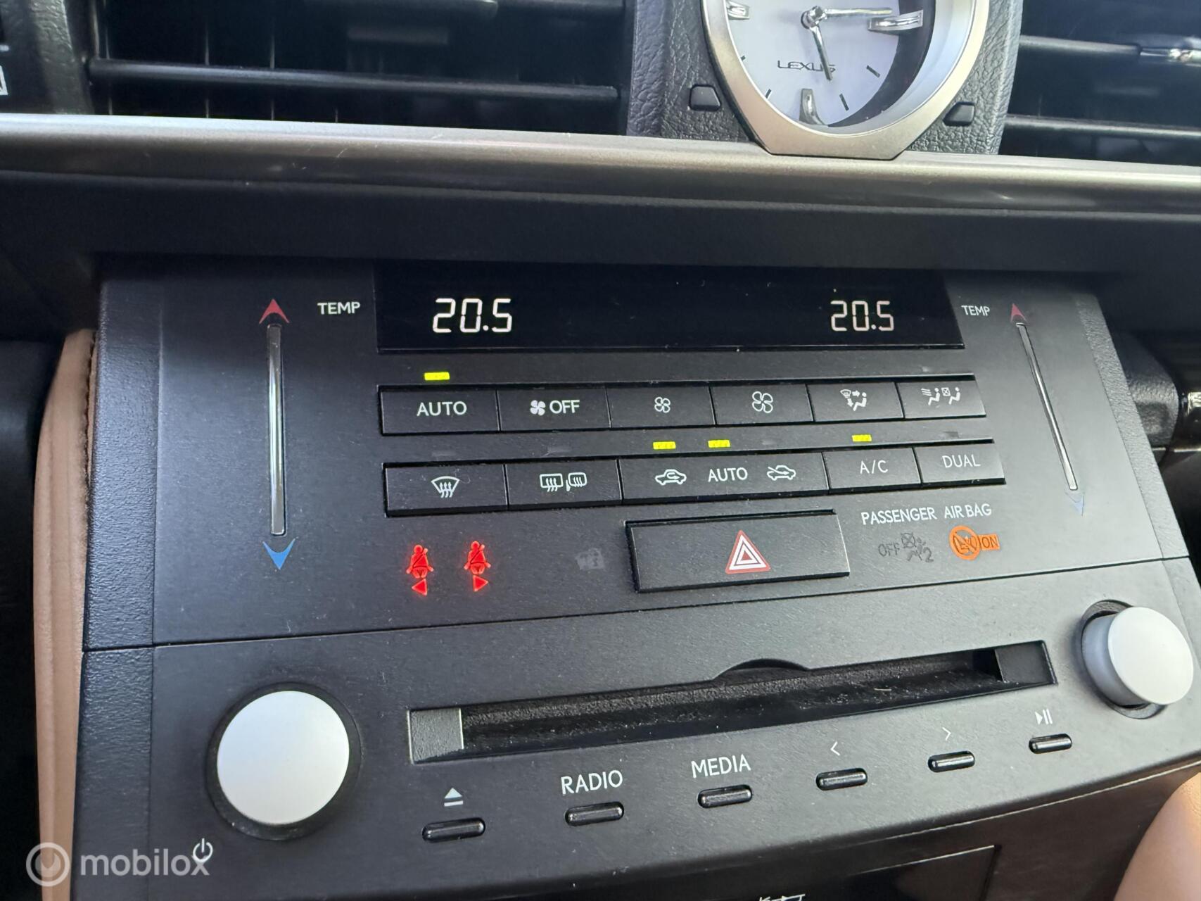 Foto van Lexus Lexus Rc300h