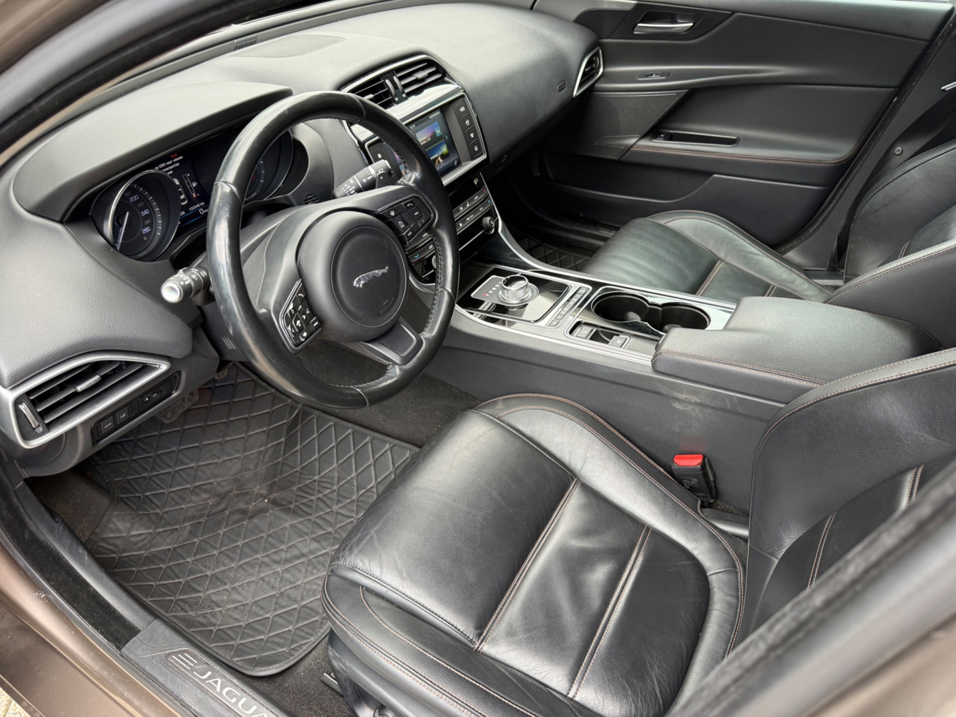 Foto van Jaguar Jaguar Xe