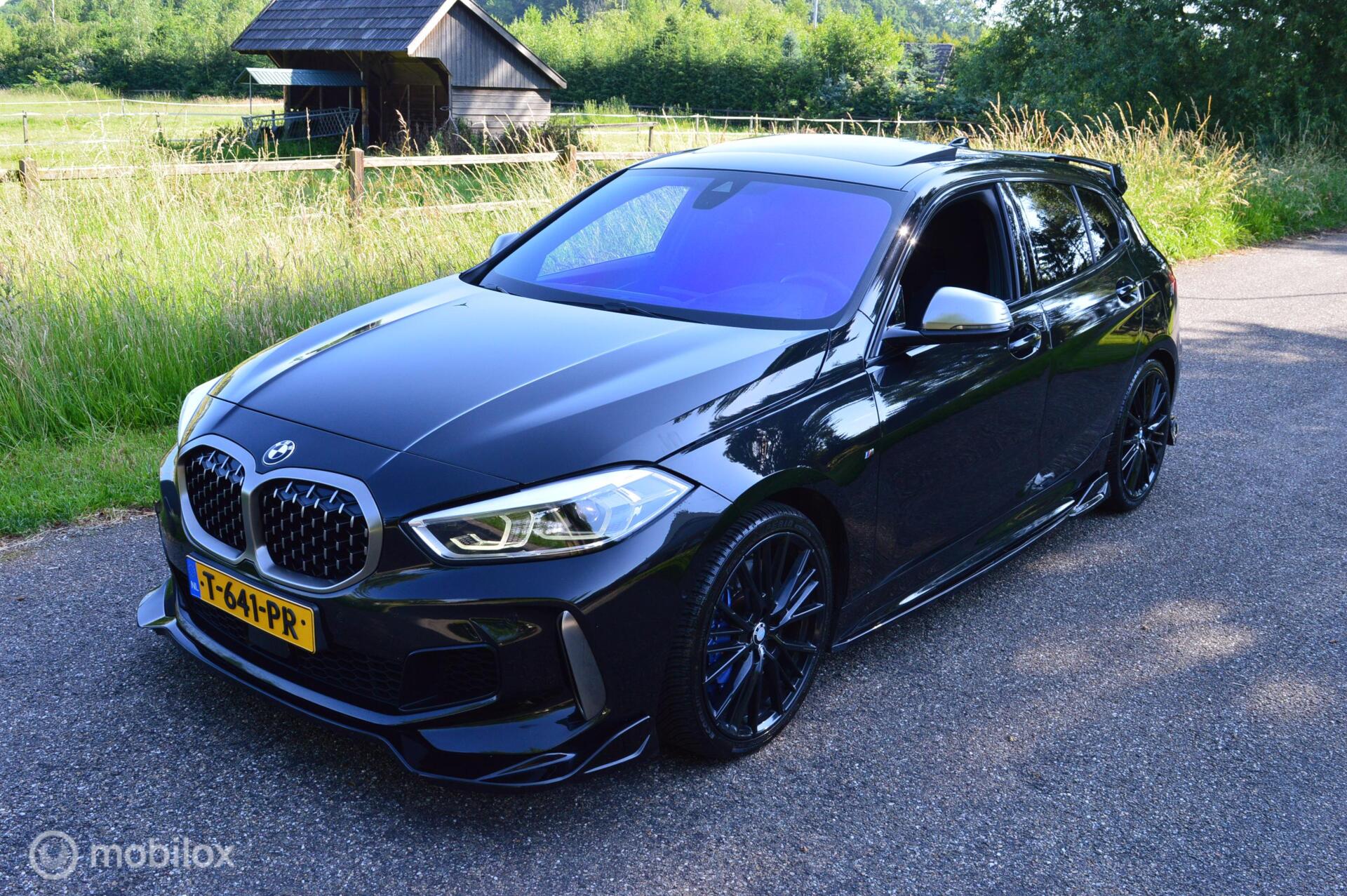 BMW M135i xDrive M135i xDrive ACC / HUD/ Panorama / H&K / Camera 2019 - voorkant