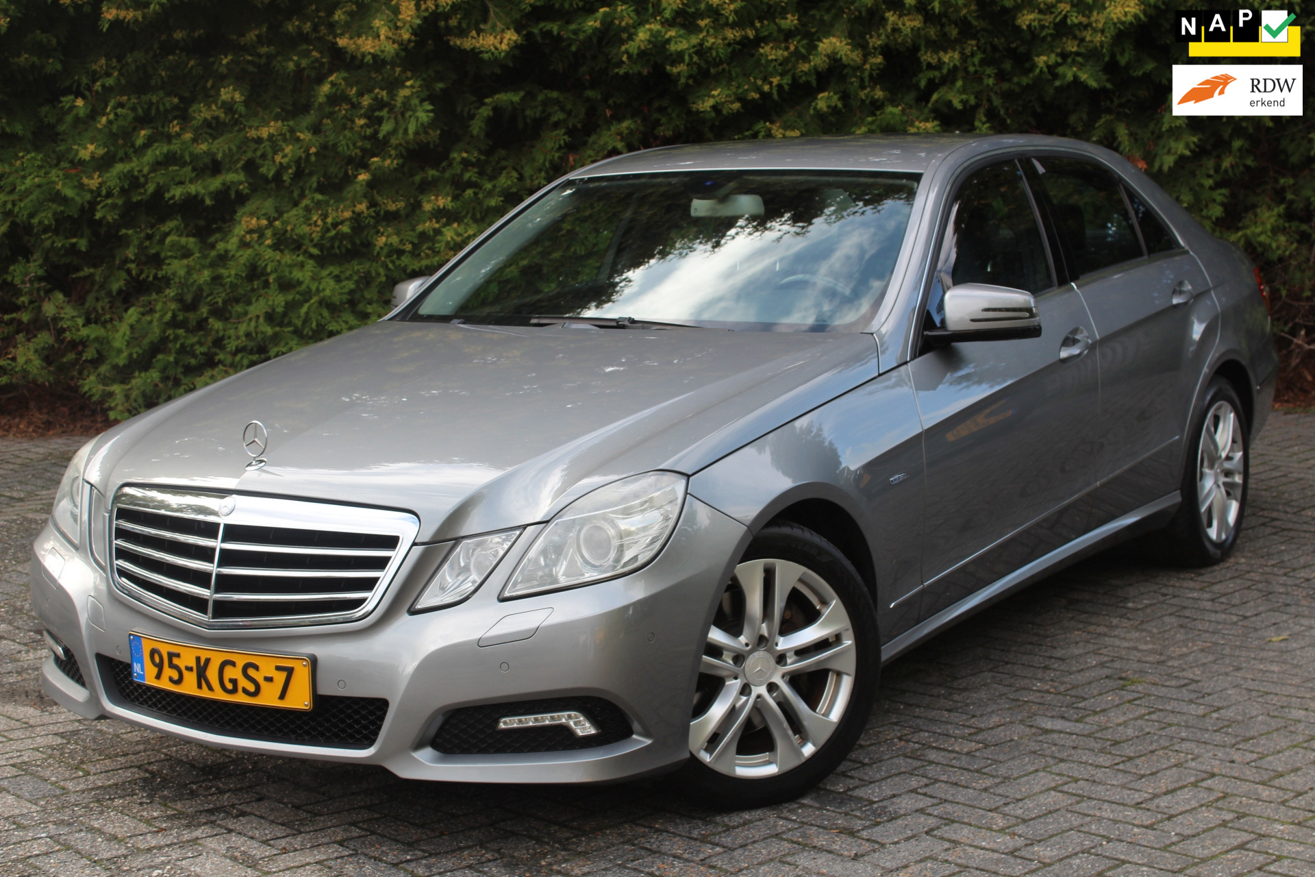 Mercedes-Benz E 250 Cgi 250 CGI Avantgarde 204PK Automaat | Navigatie | Parkeersensoren | Climate Control 2009 - voorkant