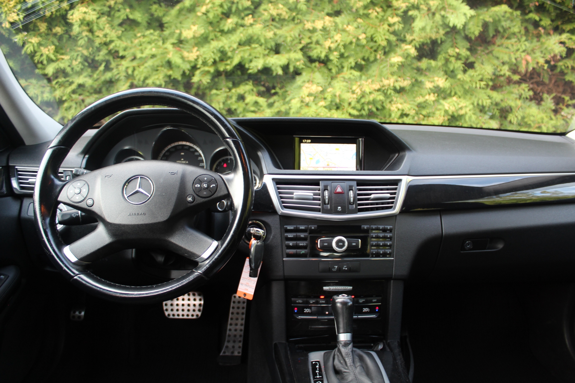 Foto van Mercedes-Benz E 250 Cgi