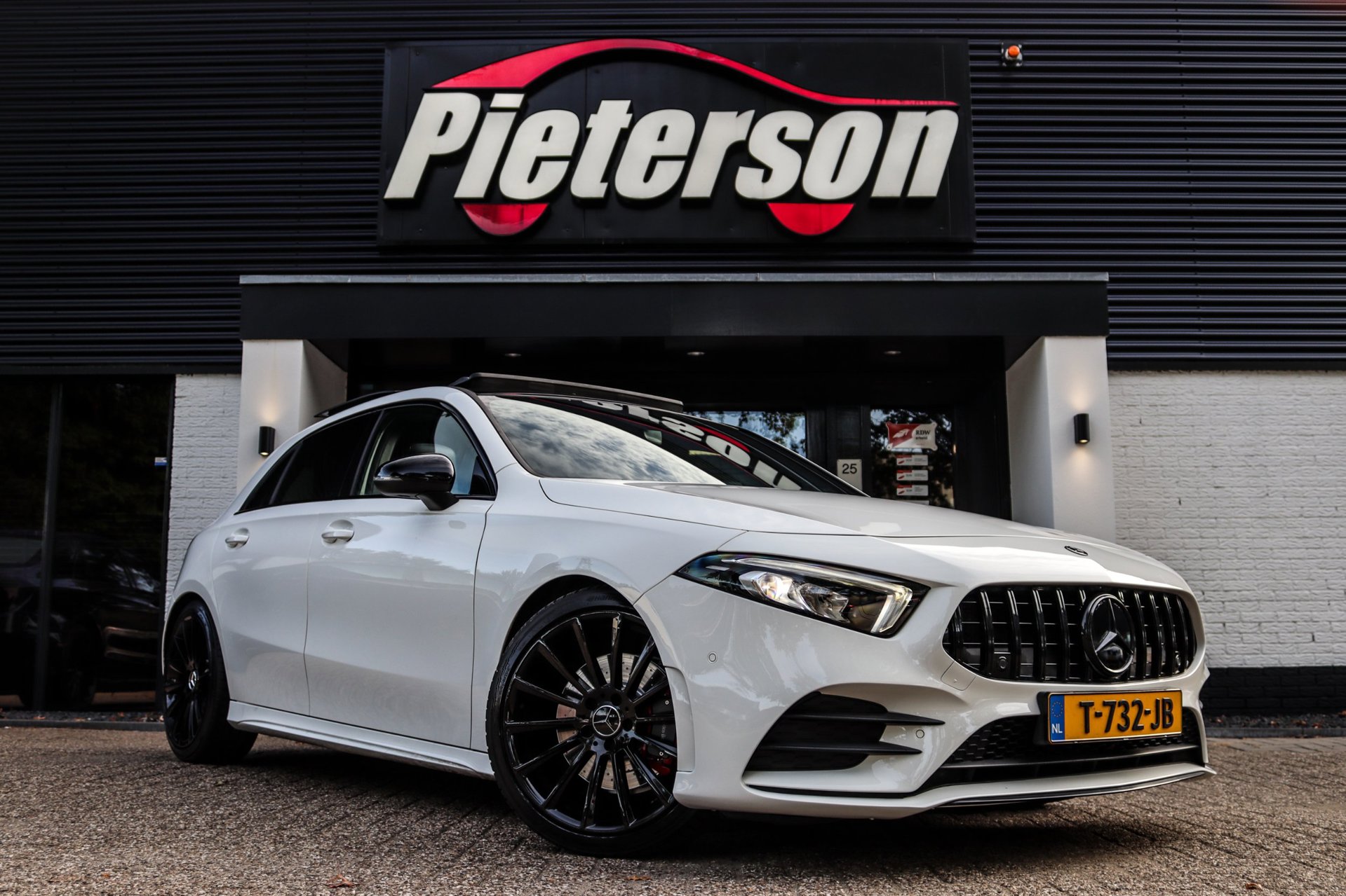 Foto van Mercedes-Benz A 220