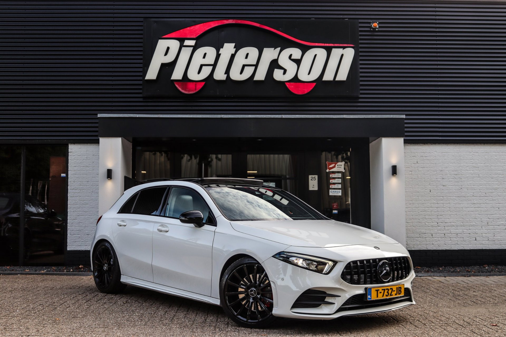 Mercedes-Benz A 220 220 AMG PANO A35 SFEER CAMERA 2019 - voorkant
