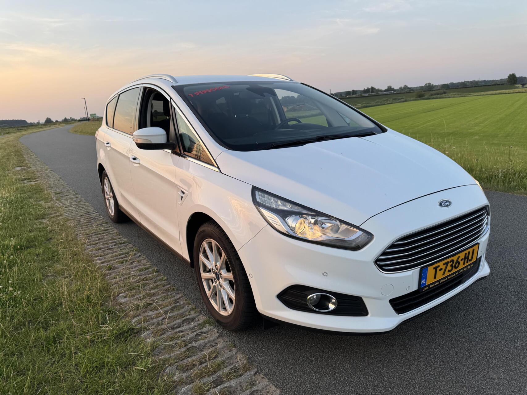 Foto van Ford S-max