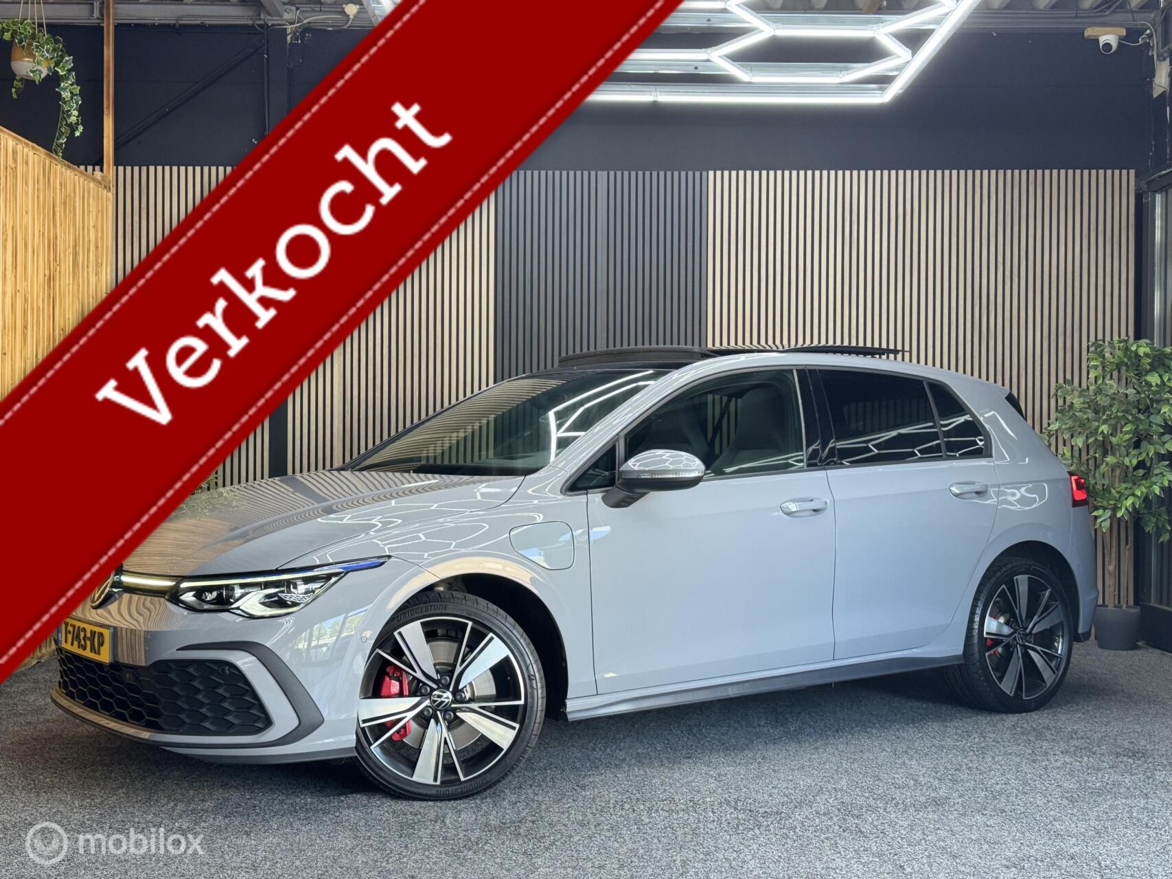 Volkswagen Golf GTE 1.4 eHybrid GTE | Pano | Heads-up | Keyless entry | Dodehoek detectie | 2021 - voorkant