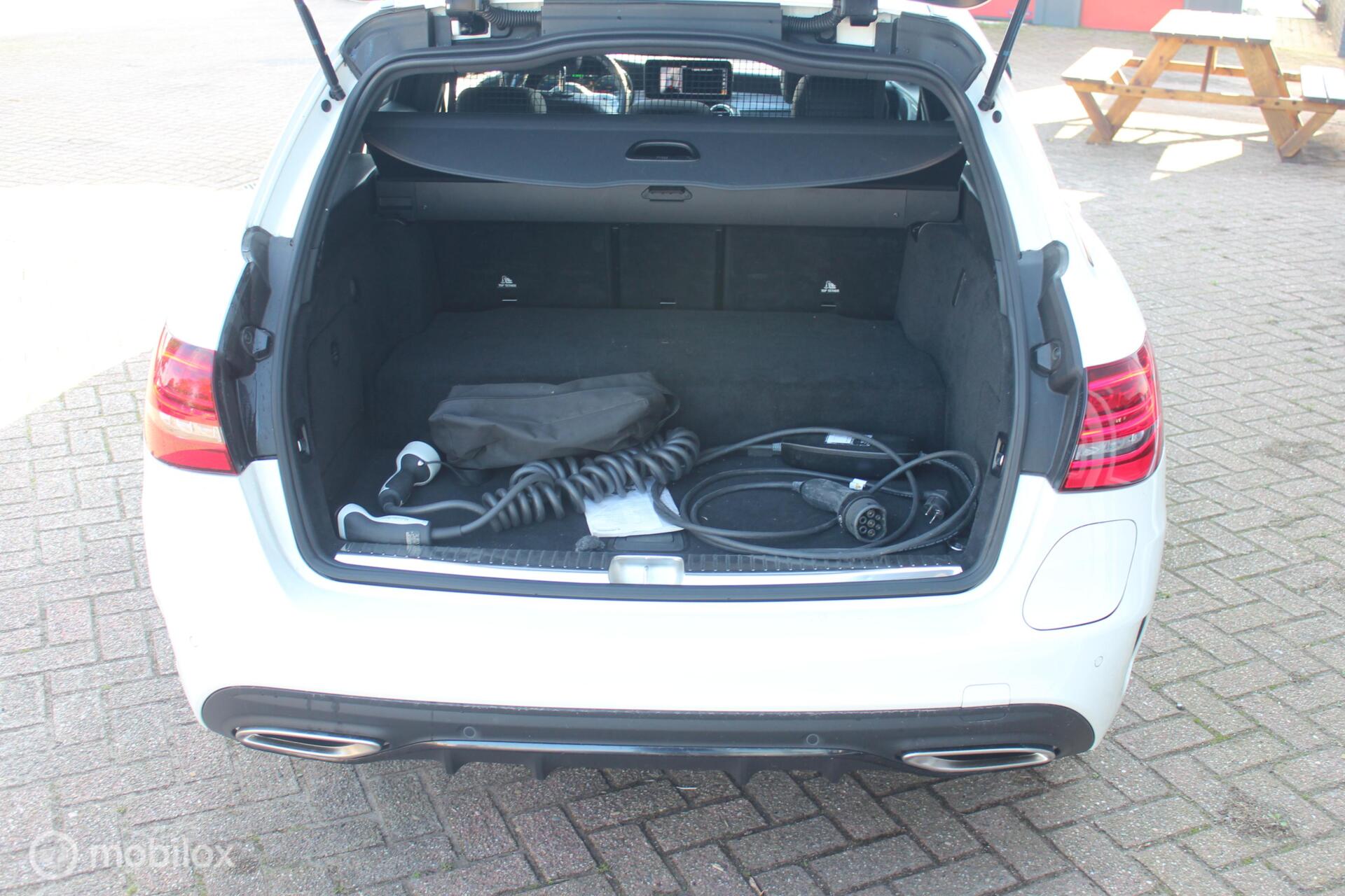 Foto van Mercedes-Benz C 300 E