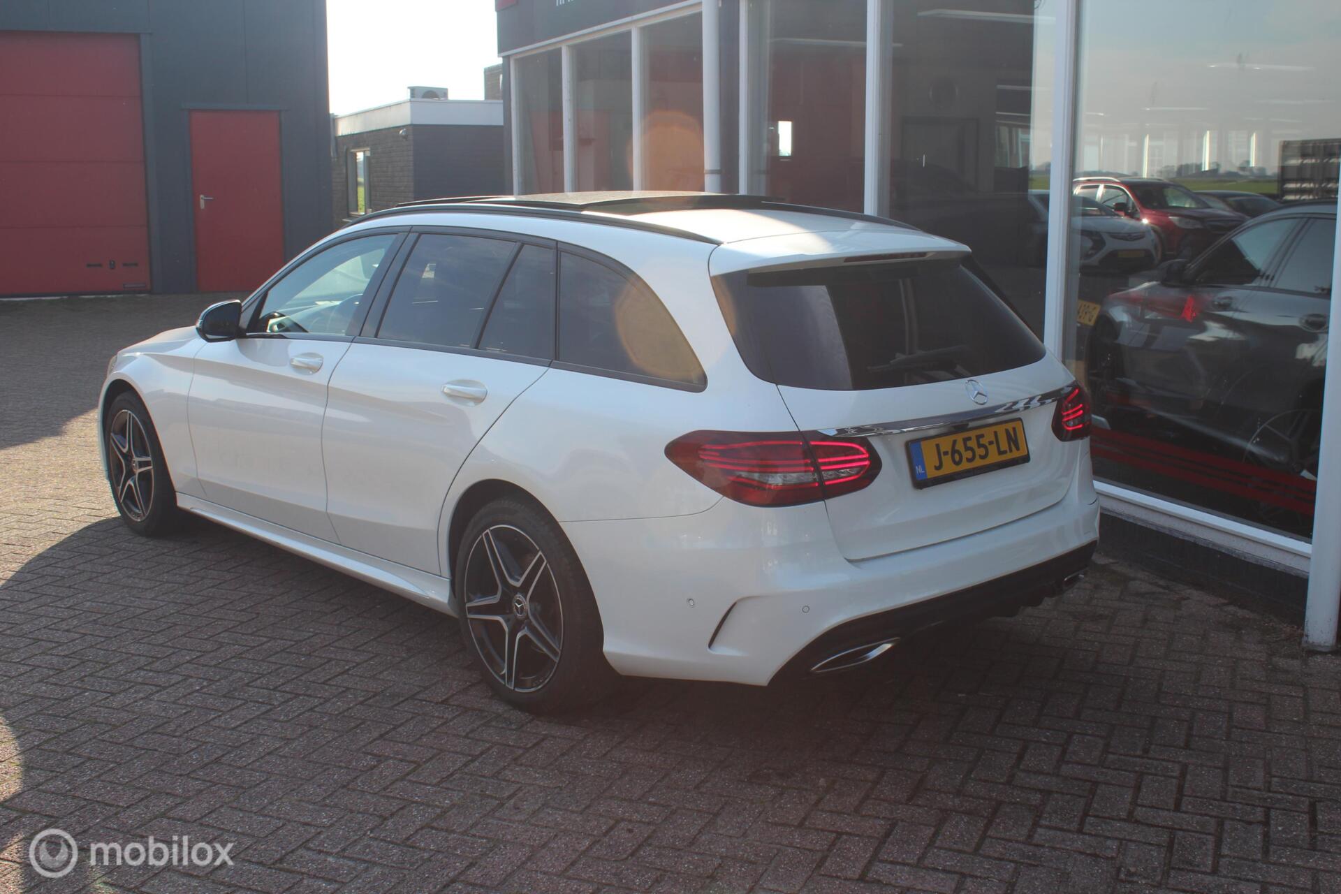 Foto van Mercedes-Benz C 300 E