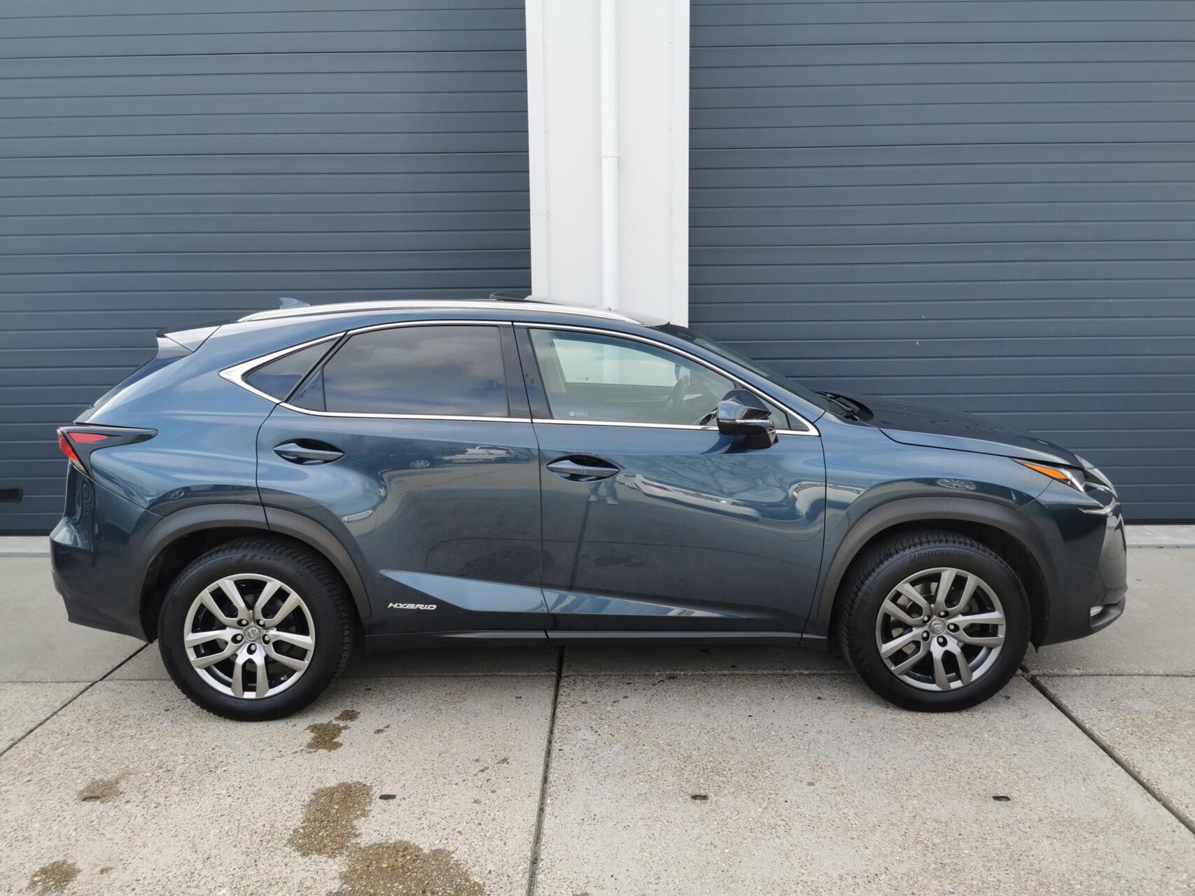 Foto van Lexus Lexus Nx300h