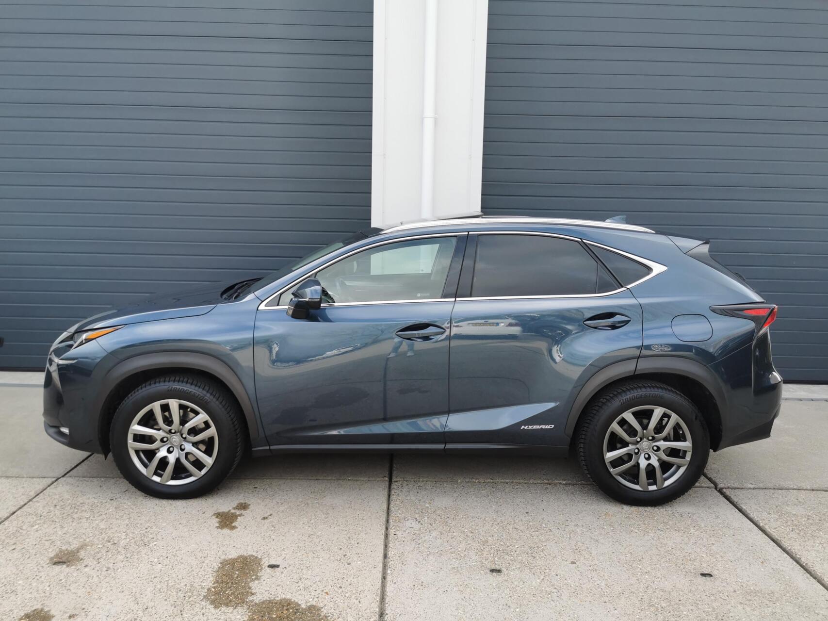 Foto van Lexus Lexus Nx300h