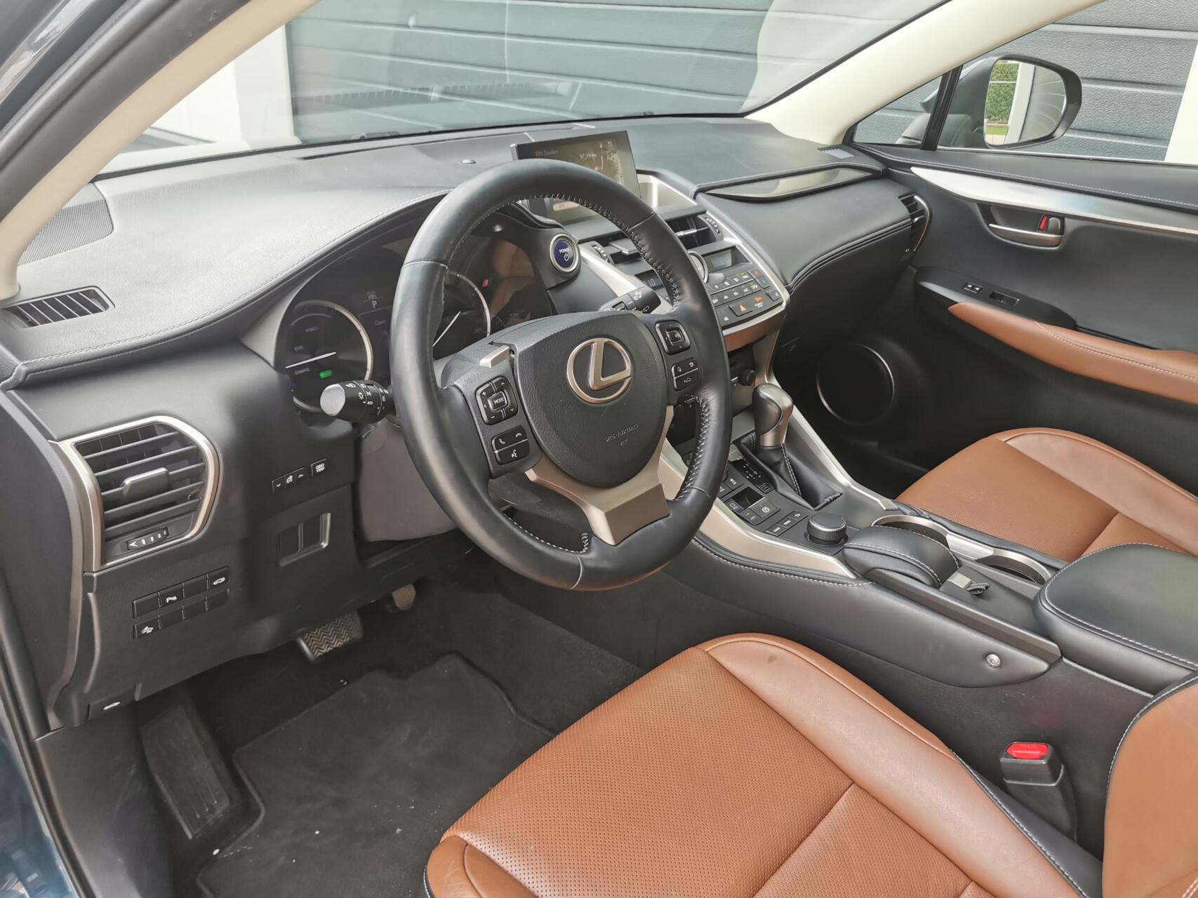 Foto van Lexus Lexus Nx300h